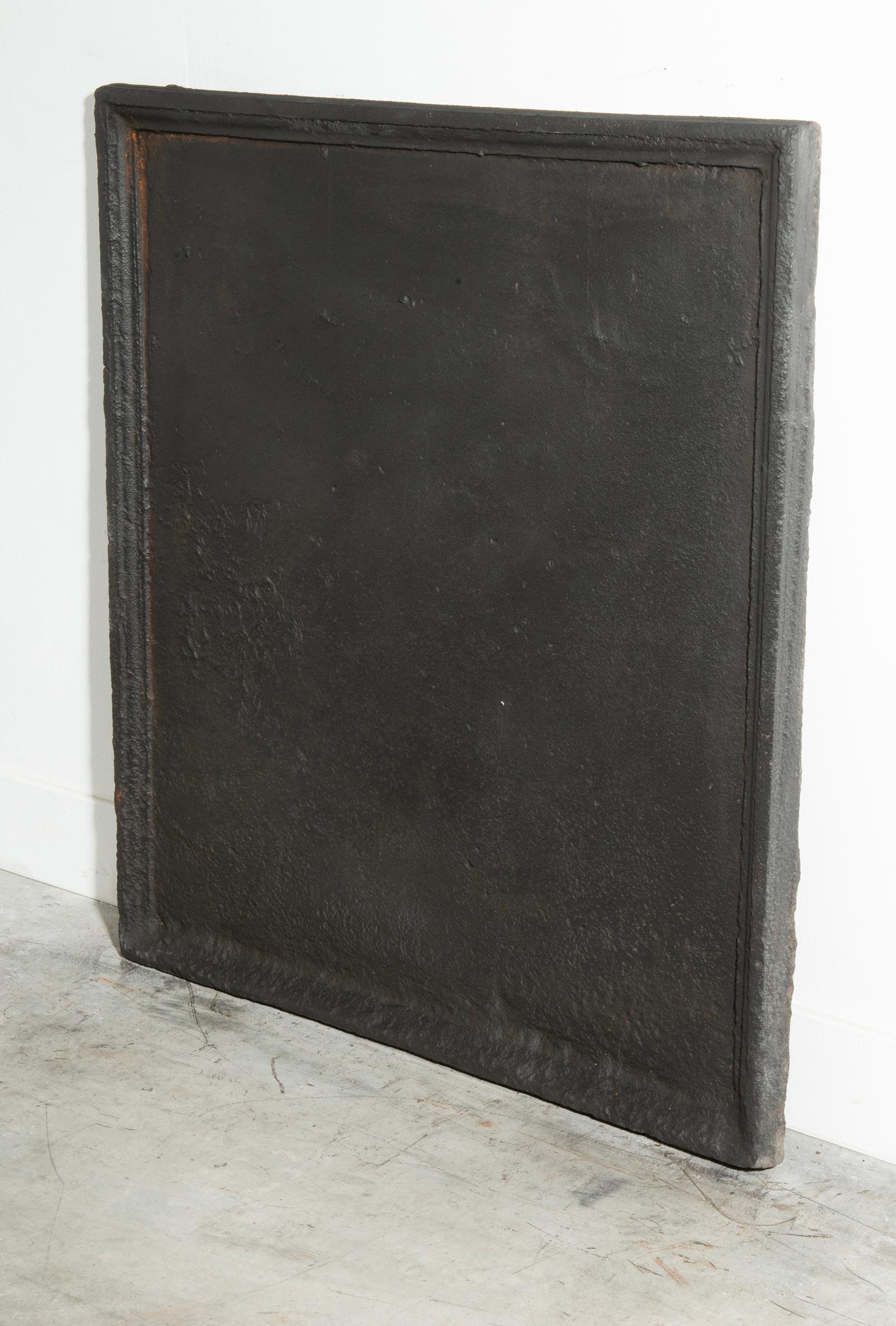 Antique Cast Iron Fireback / Backsplash In Good Condition For Sale In Haarlem, Noord-Holland