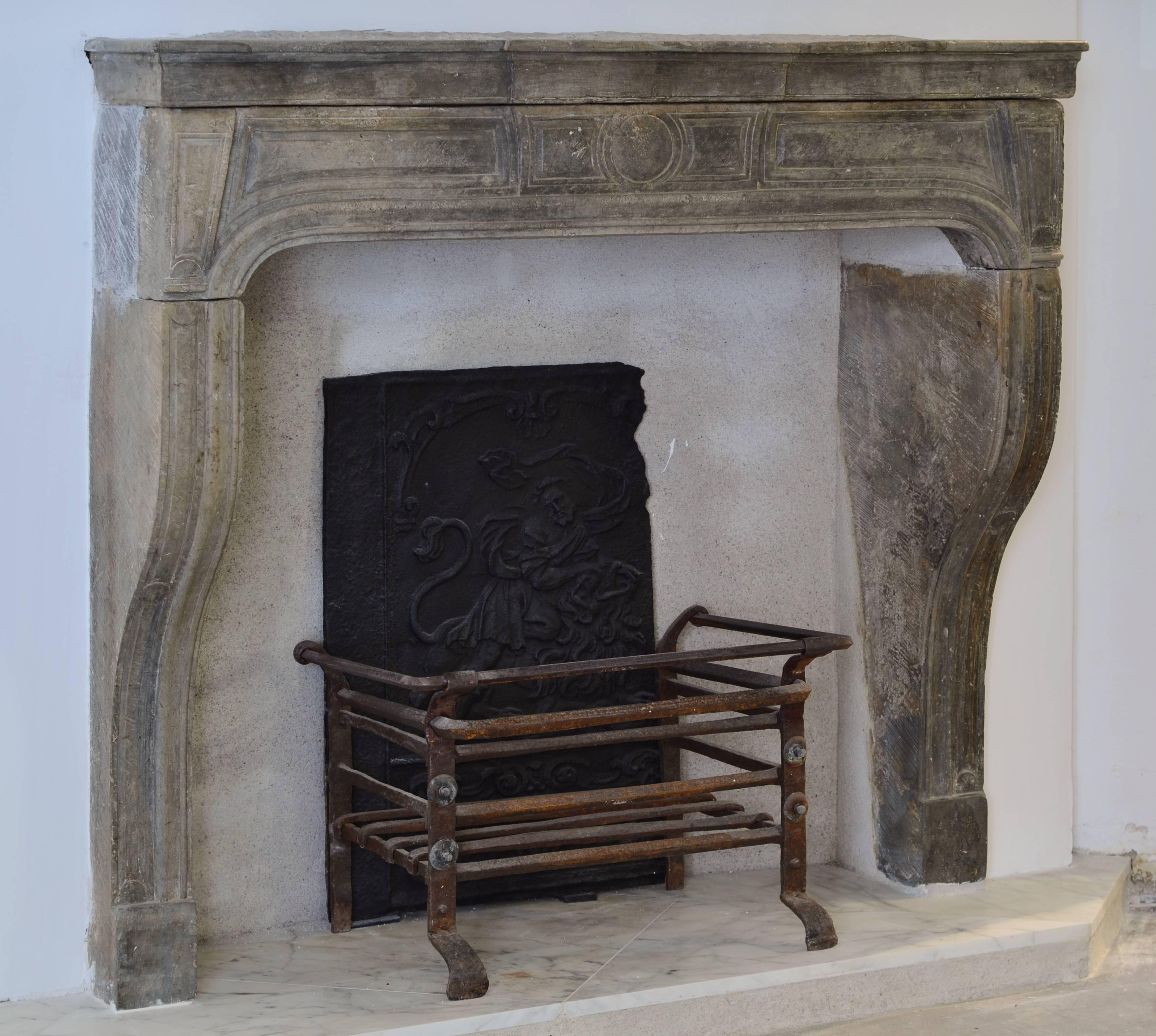 Fireplace in Its Purist Form, Antique French Louis XIV in Grey Limestone In Good Condition In Haarlem, Noord-Holland