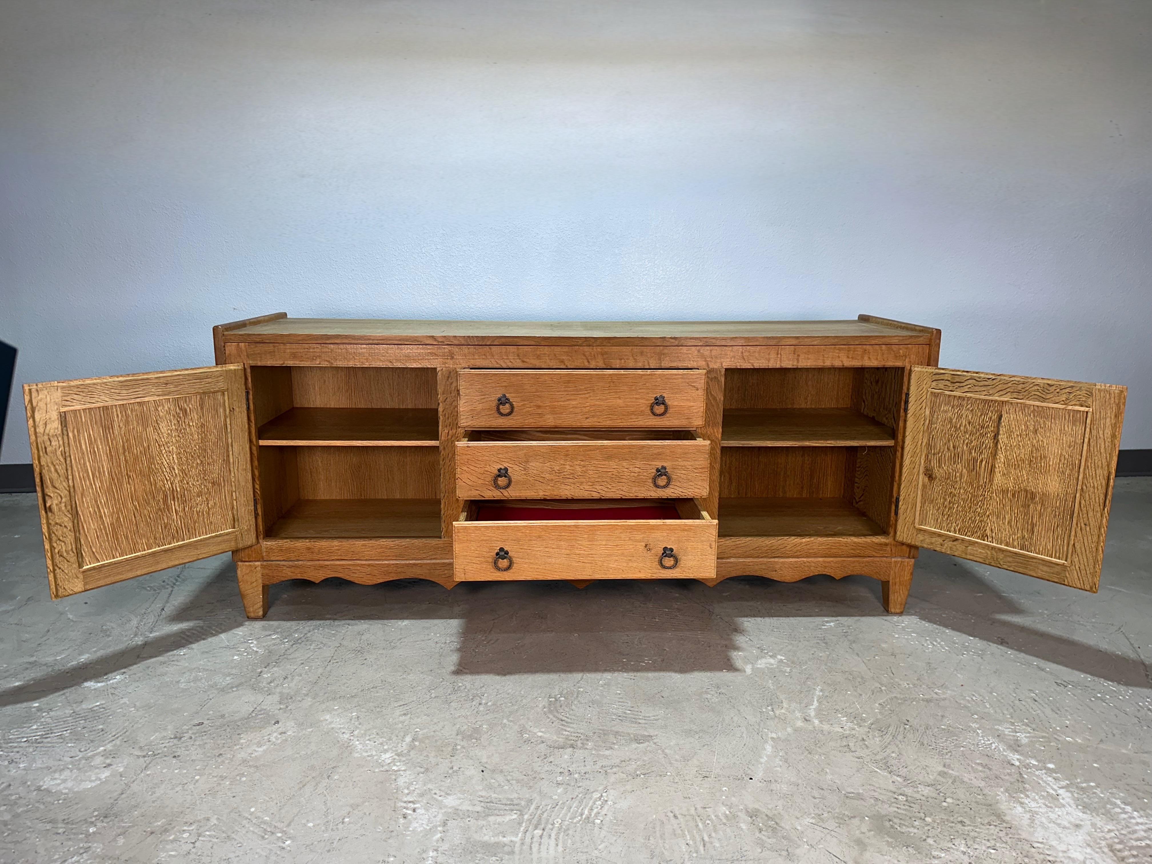 Petite Henning Kjaernulf attrb Mid Century Danish Oak Carved Brutalist Sideboard In Good Condition In Lutz, FL
