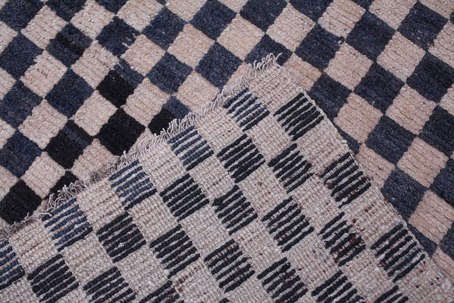 ******Autumn sale ******
This stunning Tibetan checkerboard rug was traditionally used as a meditation mat. 

The simple design is composed of blue and white squares, made with Tibetan highland wool. The white comes from undyed wool whilst the blue