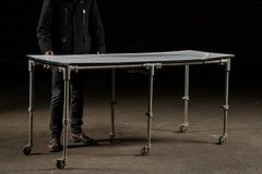 Table d'embaumement industrielle vintage en porcelaine, sur roulettes