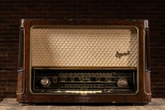 Vintage Telefunken Opus 7 Hi-Fi Tube Radio