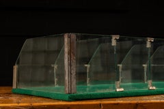 Antike Verkaufsvitrine