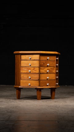 Holzschrank für Kleinteile aus dem frühen 20. Jahrhundert