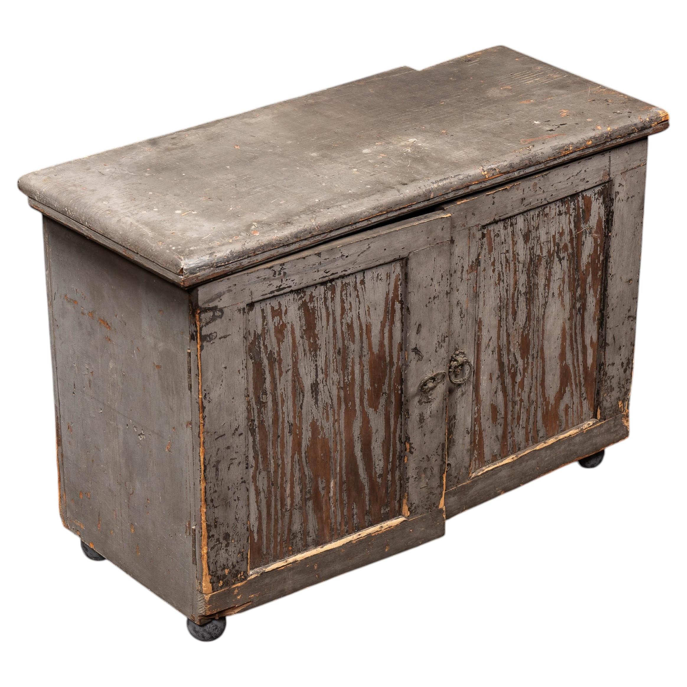 Early Chippy 17-Drawer Wooden Workshop Parts Cabinet