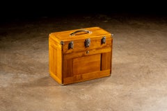 Caja de herramientas de mecánico de época