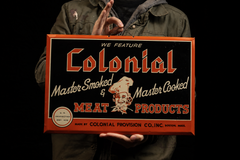 Insegna commerciale vintage in latta della Vintage Colonial Meat Products