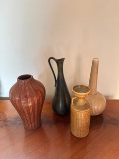 Lot de quatre vases signés Gunnar Nylund, Rörstrand, style moderne suédois, années 1940