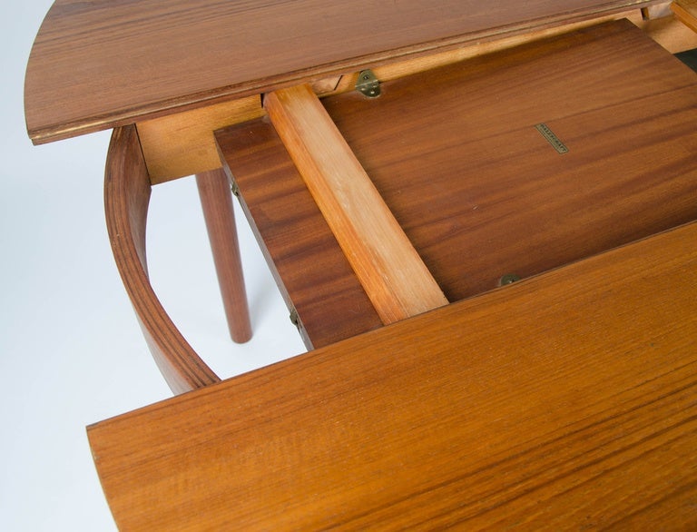Mid-Century Teak Extending Dining Table by Malcolm Walker In Good Condition In London, GB