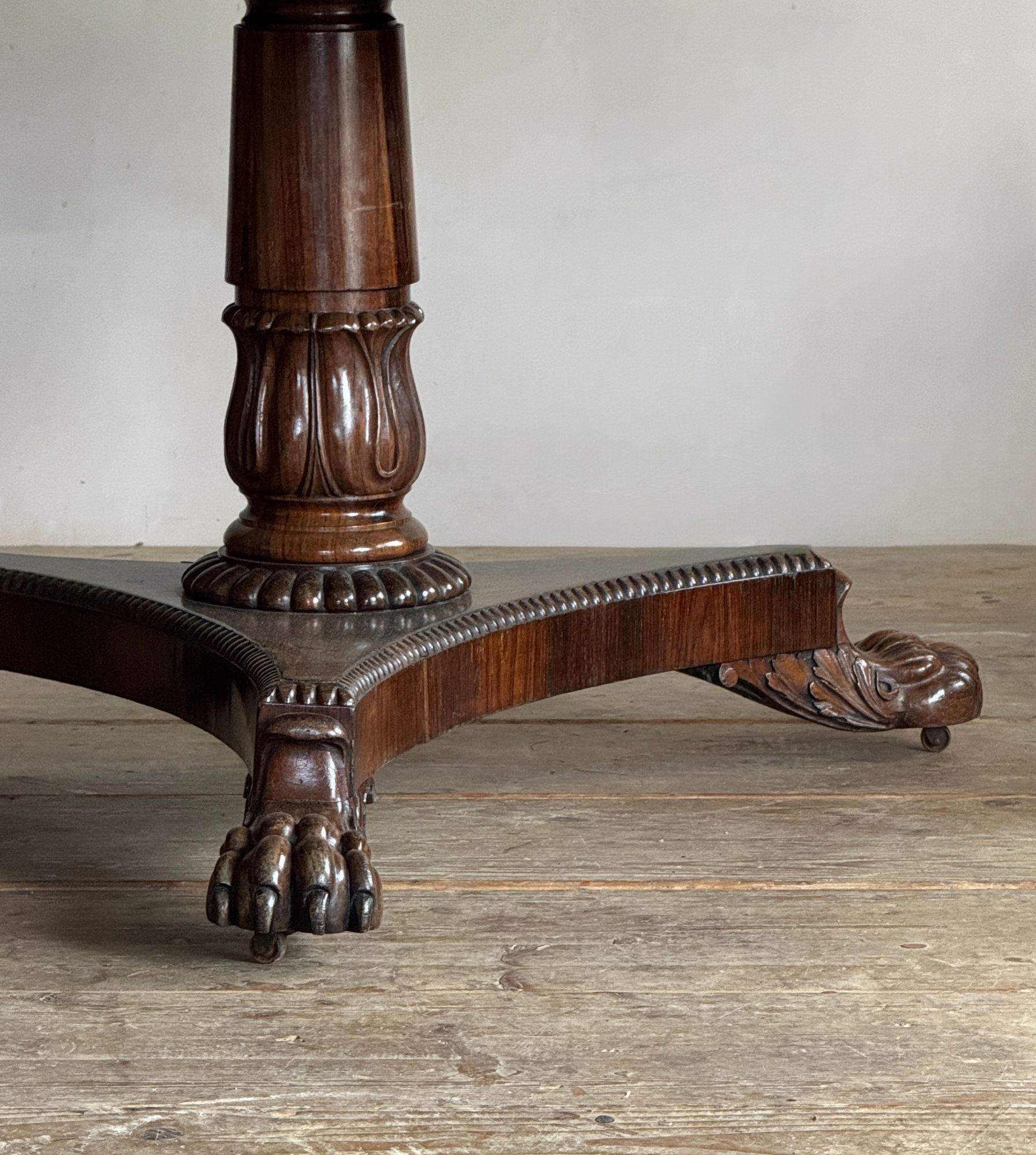 Early 19th Century George IV rosewood breakfast table For Sale