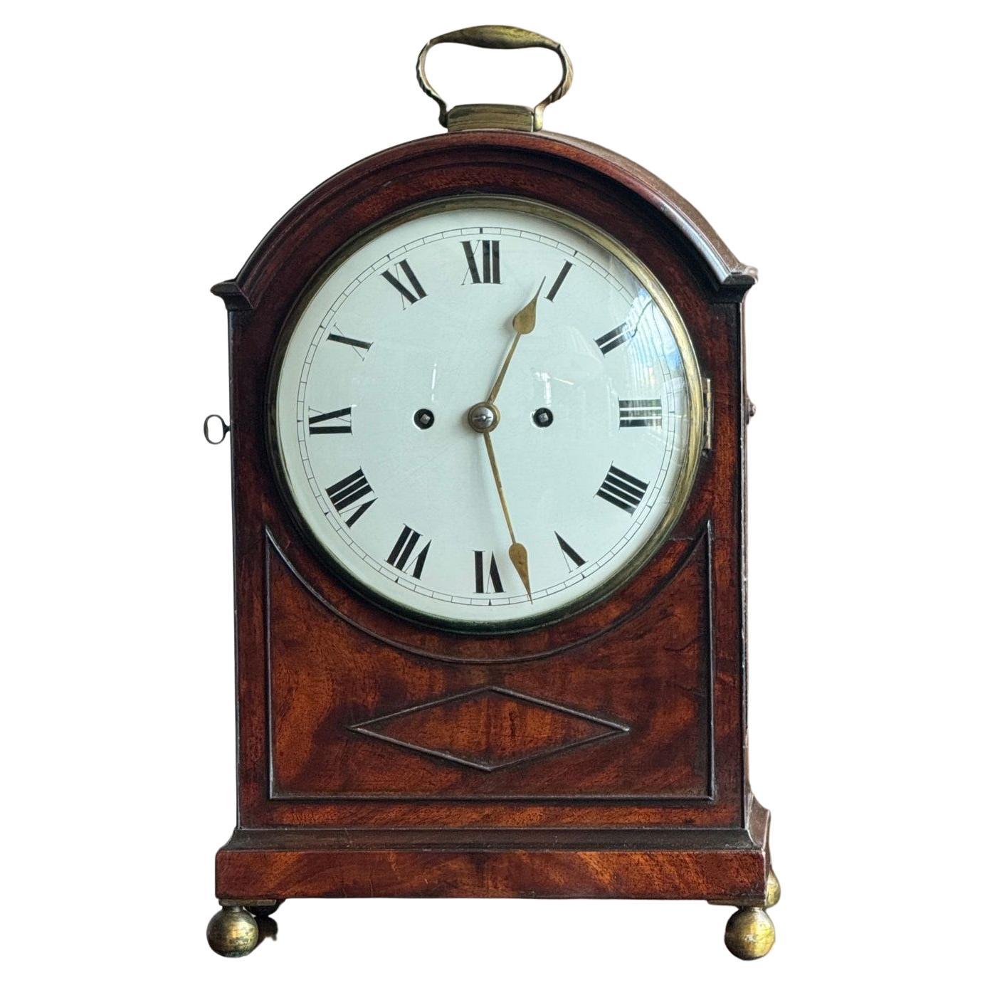 Orologio a staffa Regency in mogano in vendita