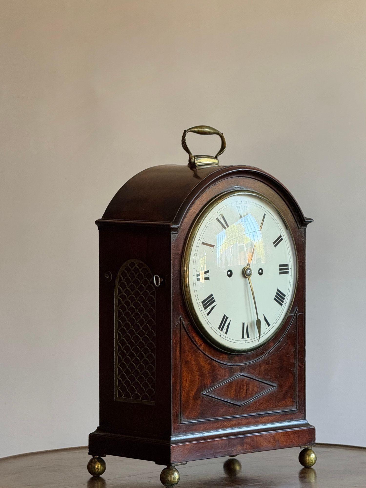 Orologio a staffa Regency in mogano in vendita 2
