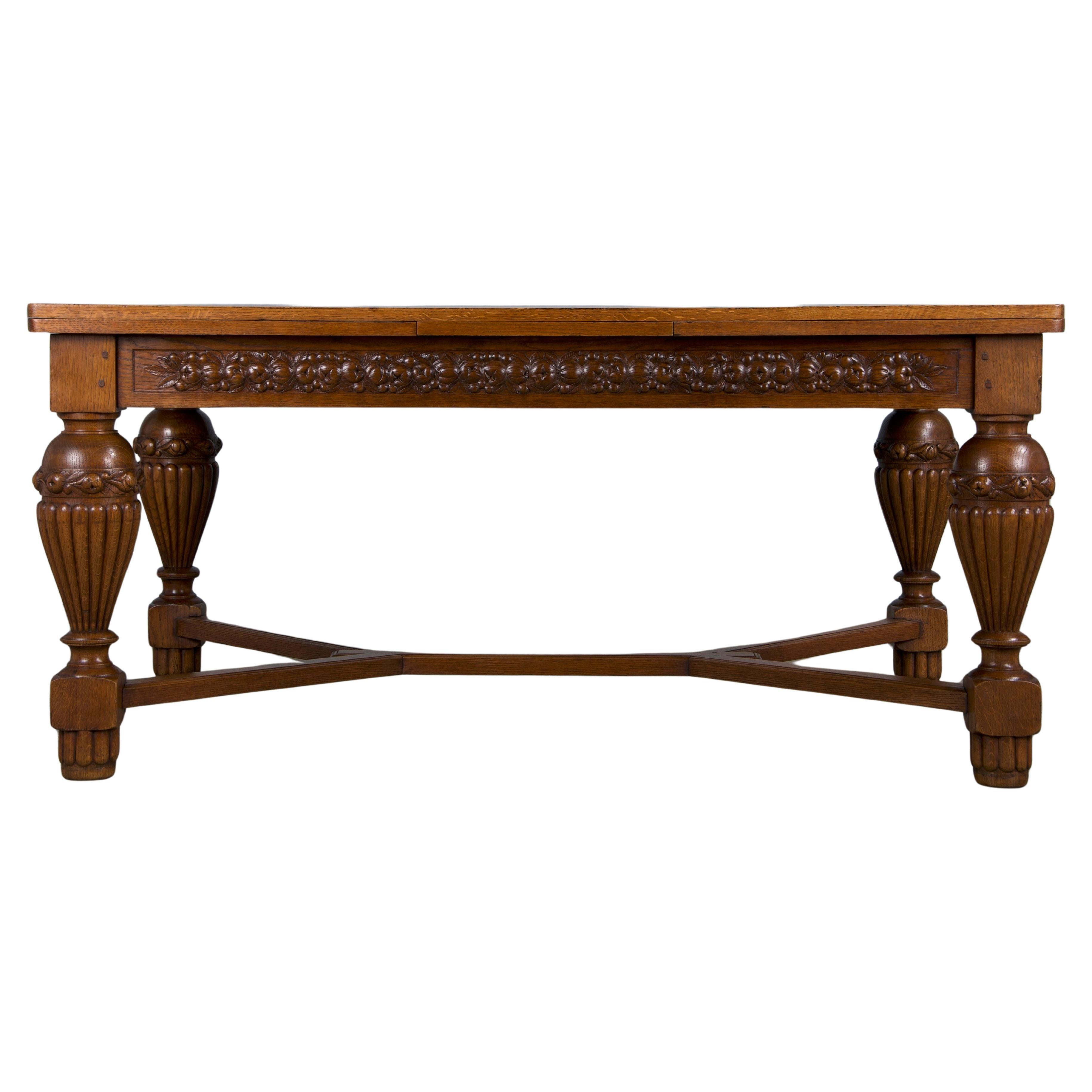 Mesa de comedor extensible francesa Art Decó de roble de los años 30