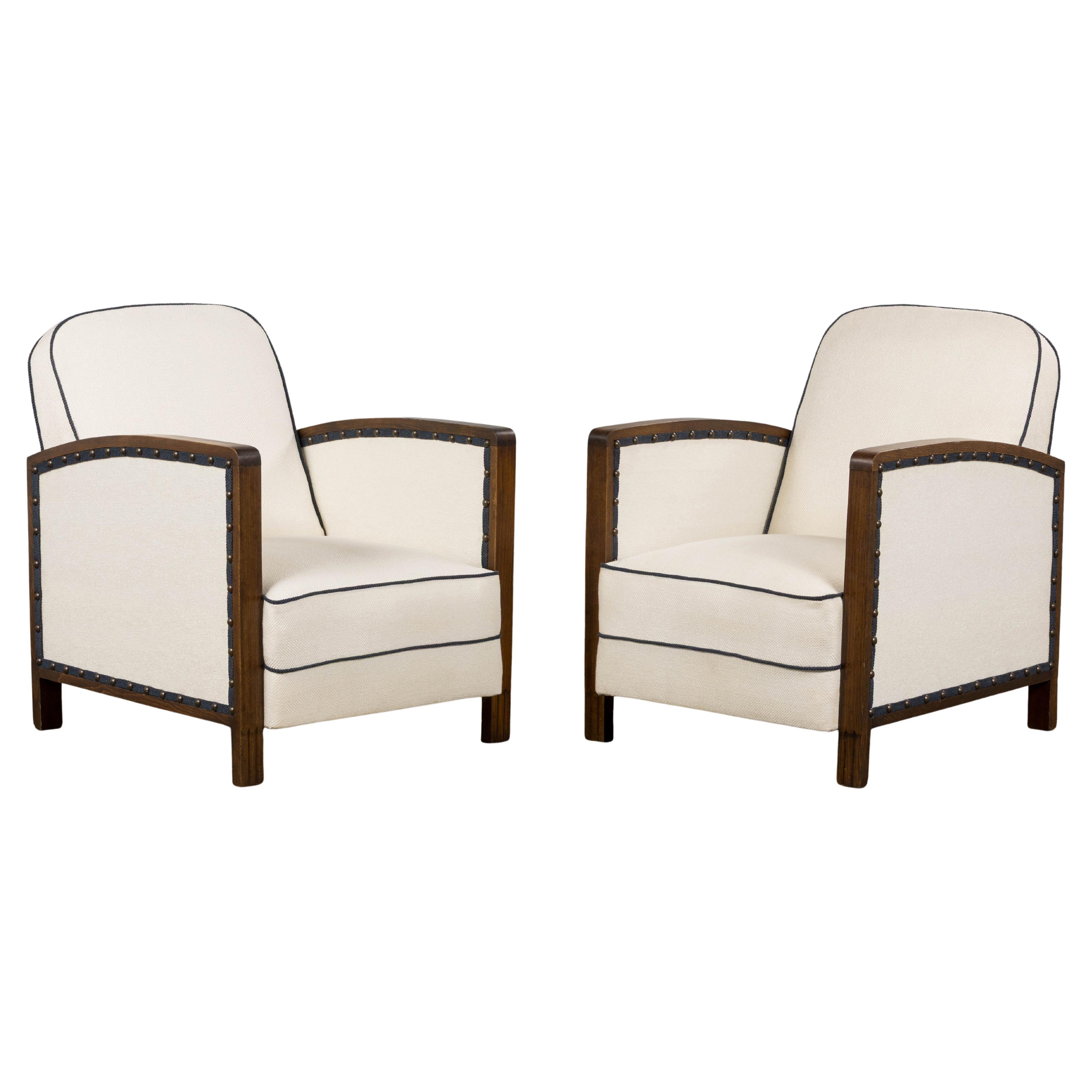 Paire de fauteuils club en érable Art Déco français des années 1930, en coton blanc