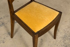 Französische Art-déco-Stühle aus den 1930er Jahren, Walnuss und Eiche, mit „Schnurrbart“-Rückenlehne