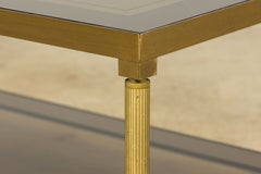 Französischer Couchtisch im neoklassizistischen Stil aus der Mitte des 20. Jahrhunderts mit Messing und Glas