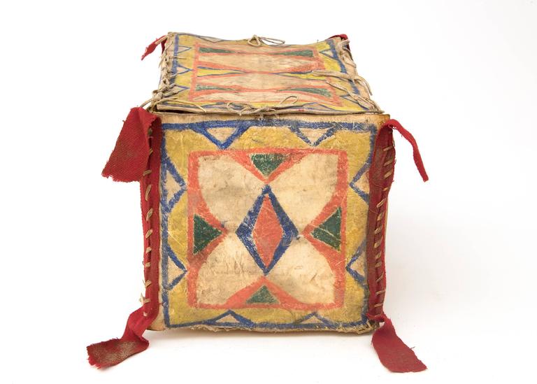 Native American Parfleche Box, Sioux, 19th Century Painted Hide Plains  In Good Condition For Sale In Denver, CO