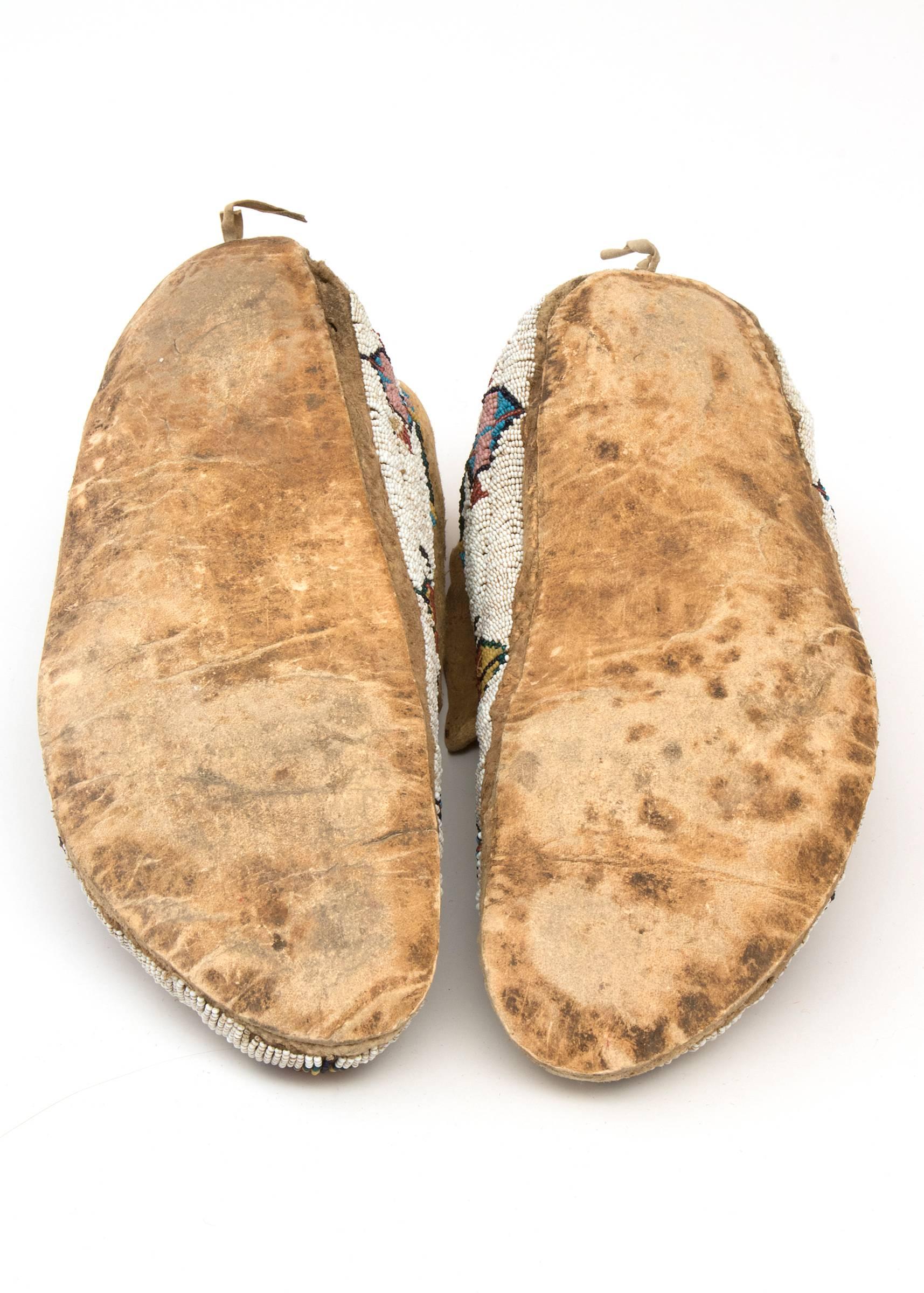 Antique Native American Pictorial Beaded Moccasins, Cheyenne, 19th Century 2