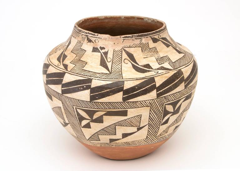 Antique Southwestern Native American Pottery Jar, 'Pueblo,' 20th