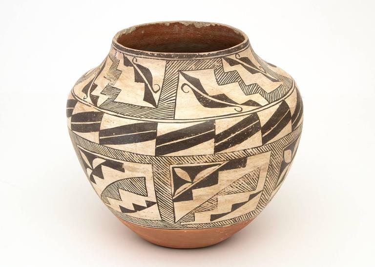 Antique Southwestern Native American Pottery Jar, 'Pueblo,' 20th
