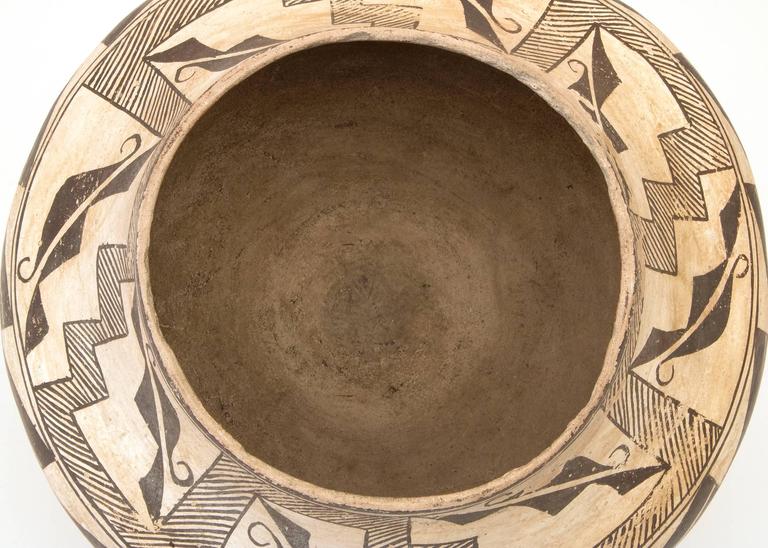 Antique Southwestern Native American Pottery Jar, 'Pueblo,' 20th