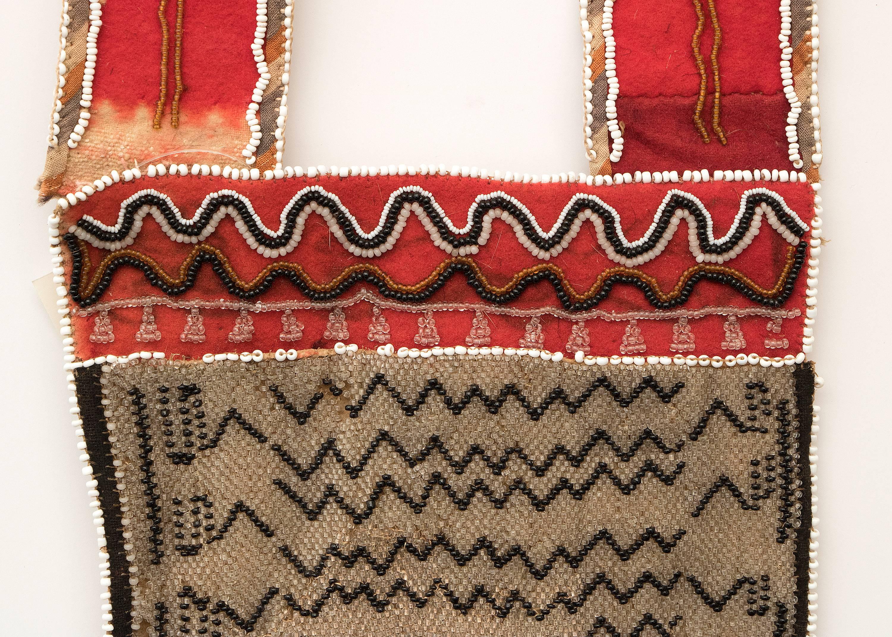 Native American Beaded Bandolier Bag, Tahltan (Northwest Coast), circa 1870 In Good Condition In Denver, CO