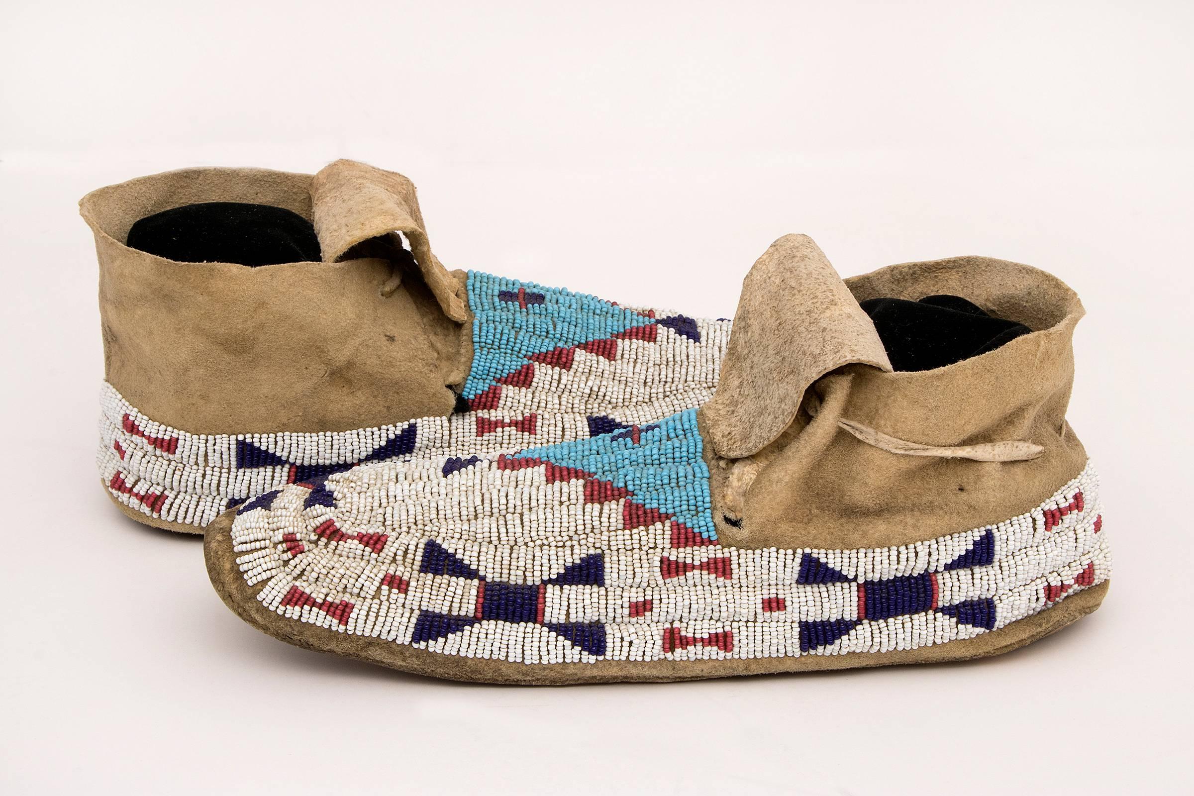 Antique Beaded Moccasins, Sioux 'Plains, Native American', 19th Century 3