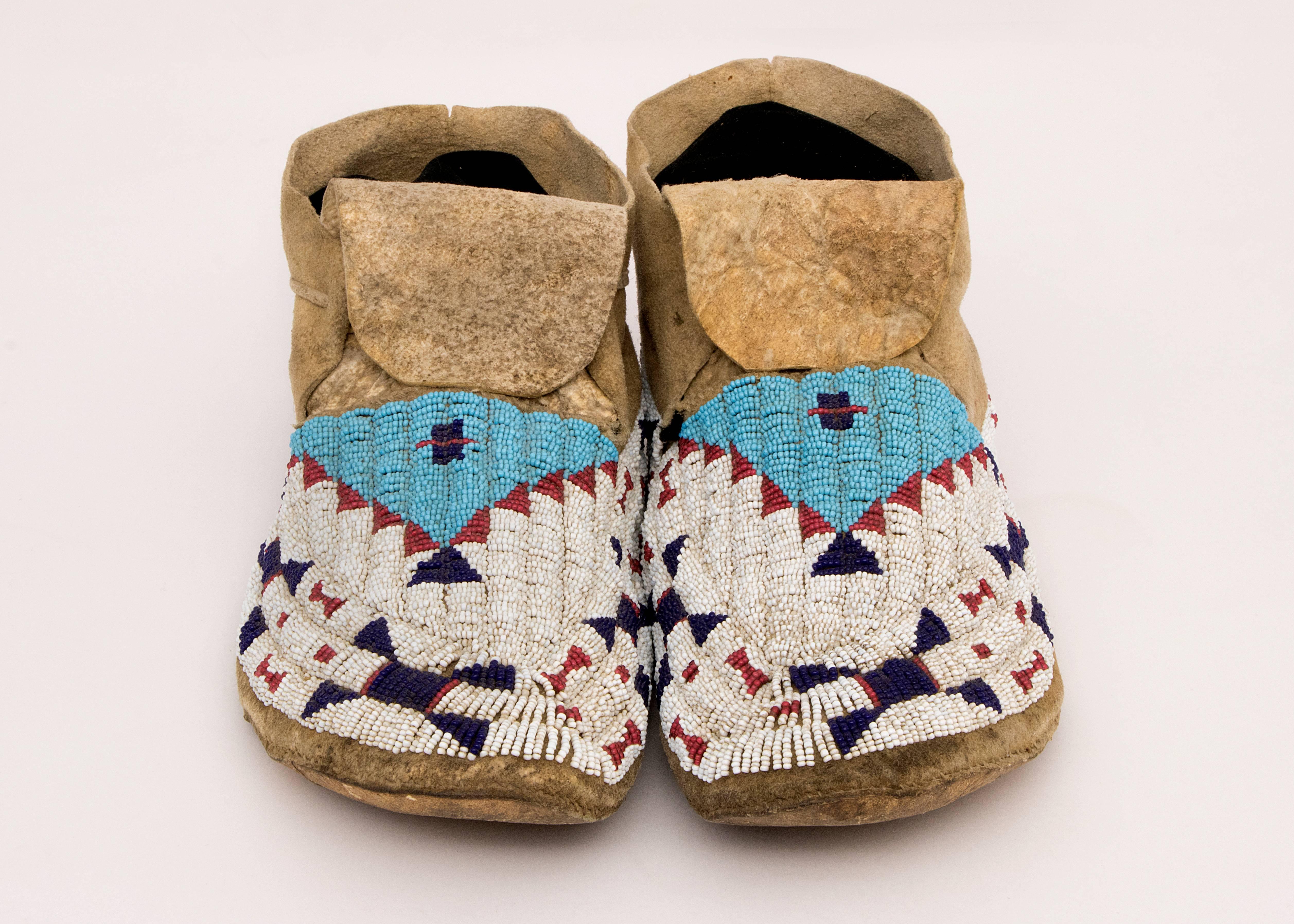 Antique Beaded Moccasins, Sioux 'Plains, Native American', 19th Century 5