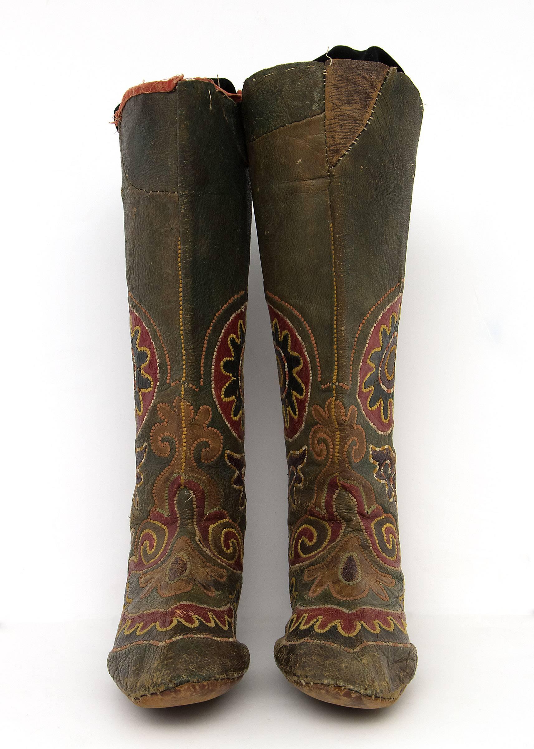 Kyrgyzstani Pair of Antique Embroidered Kirghiz Riding Boots, 1900-1930s