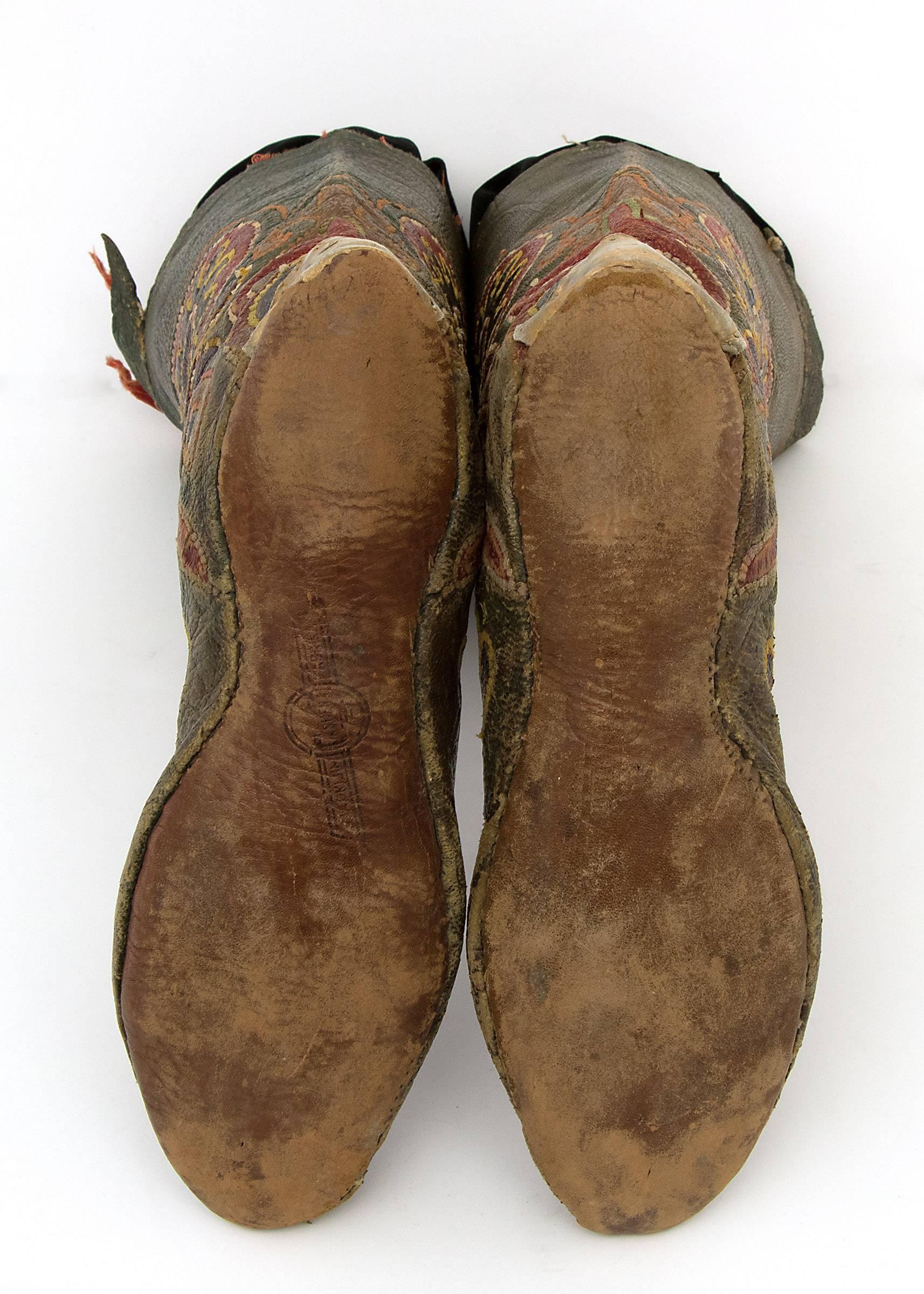 Pair of Antique Embroidered Kirghiz Riding Boots, 1900-1930s 3