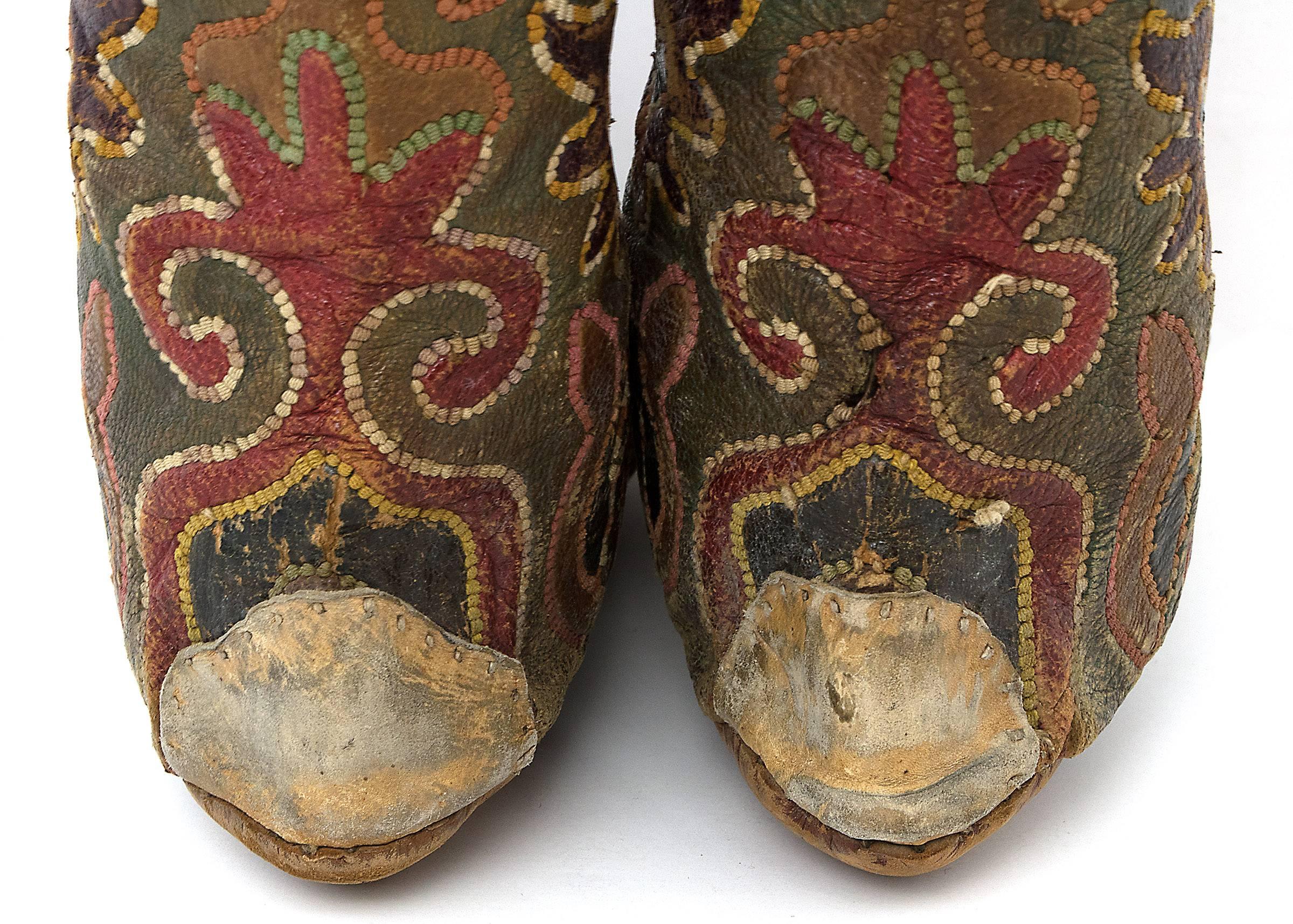 Pair of Antique Embroidered Kirghiz Riding Boots, 1900-1930s 2