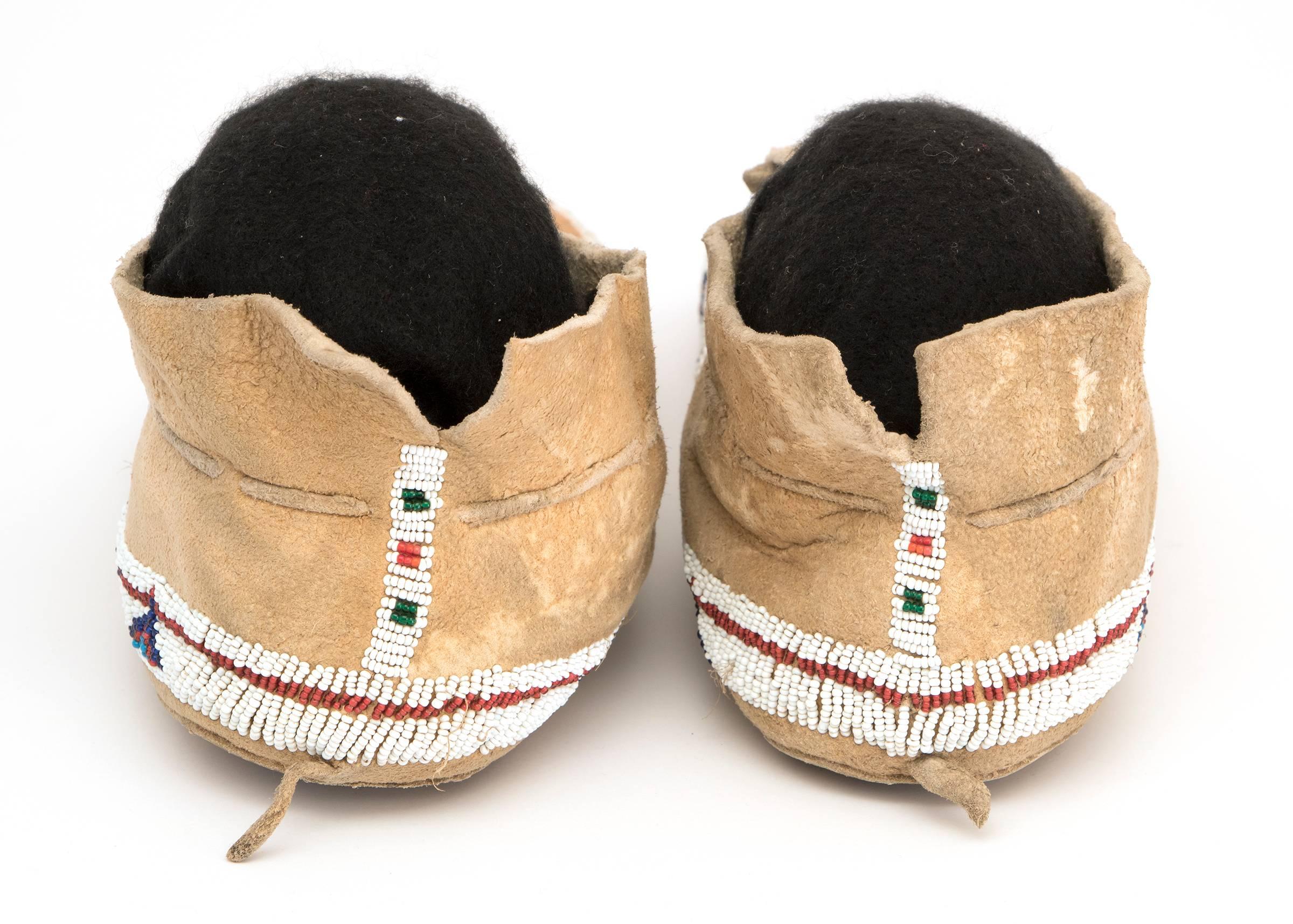 Antique Native American Beaded Moccasins, Cheyenne (Plains Indian), circa 1890 In Good Condition In Denver, CO