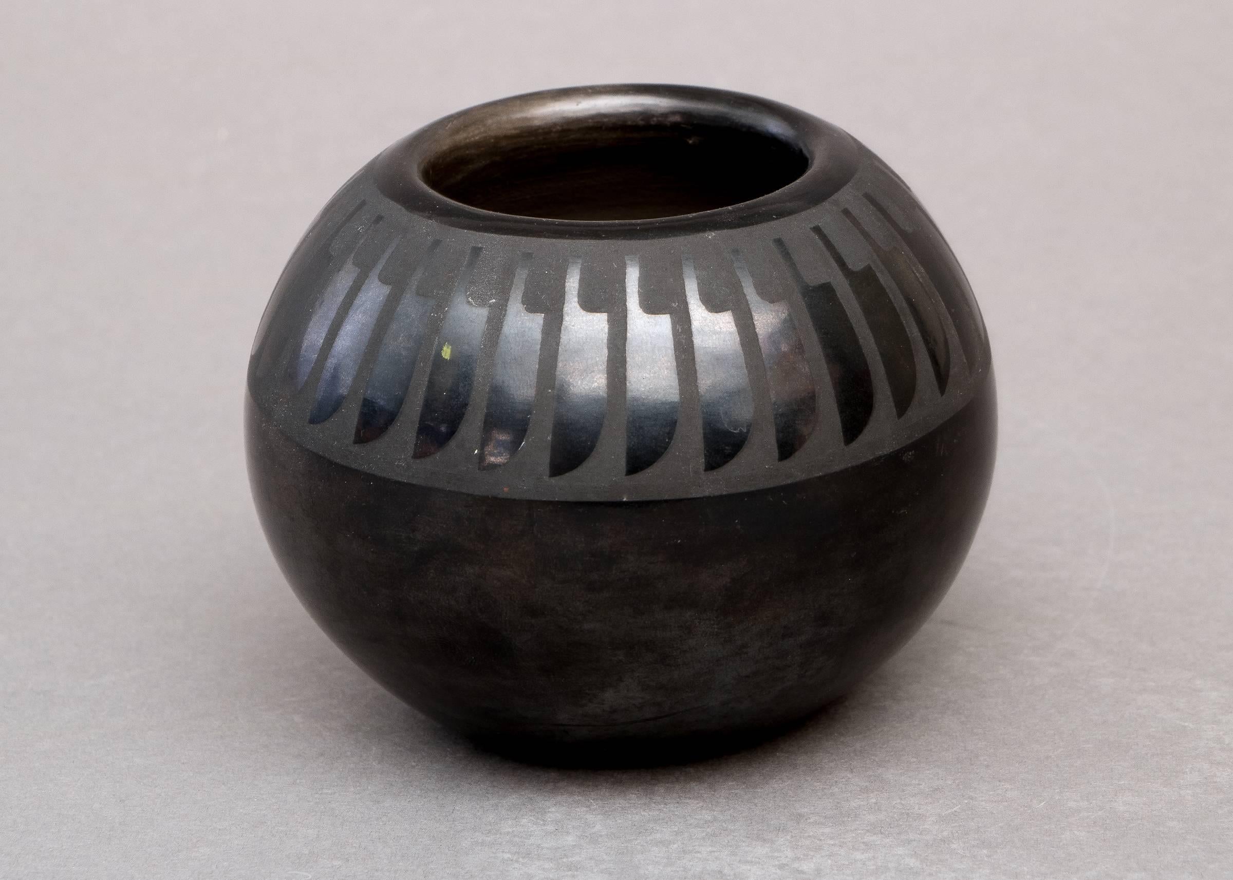 American Maria Martinez Southewestern Blackware Pottery Jar, San Ildefonso Pueblo, 1964