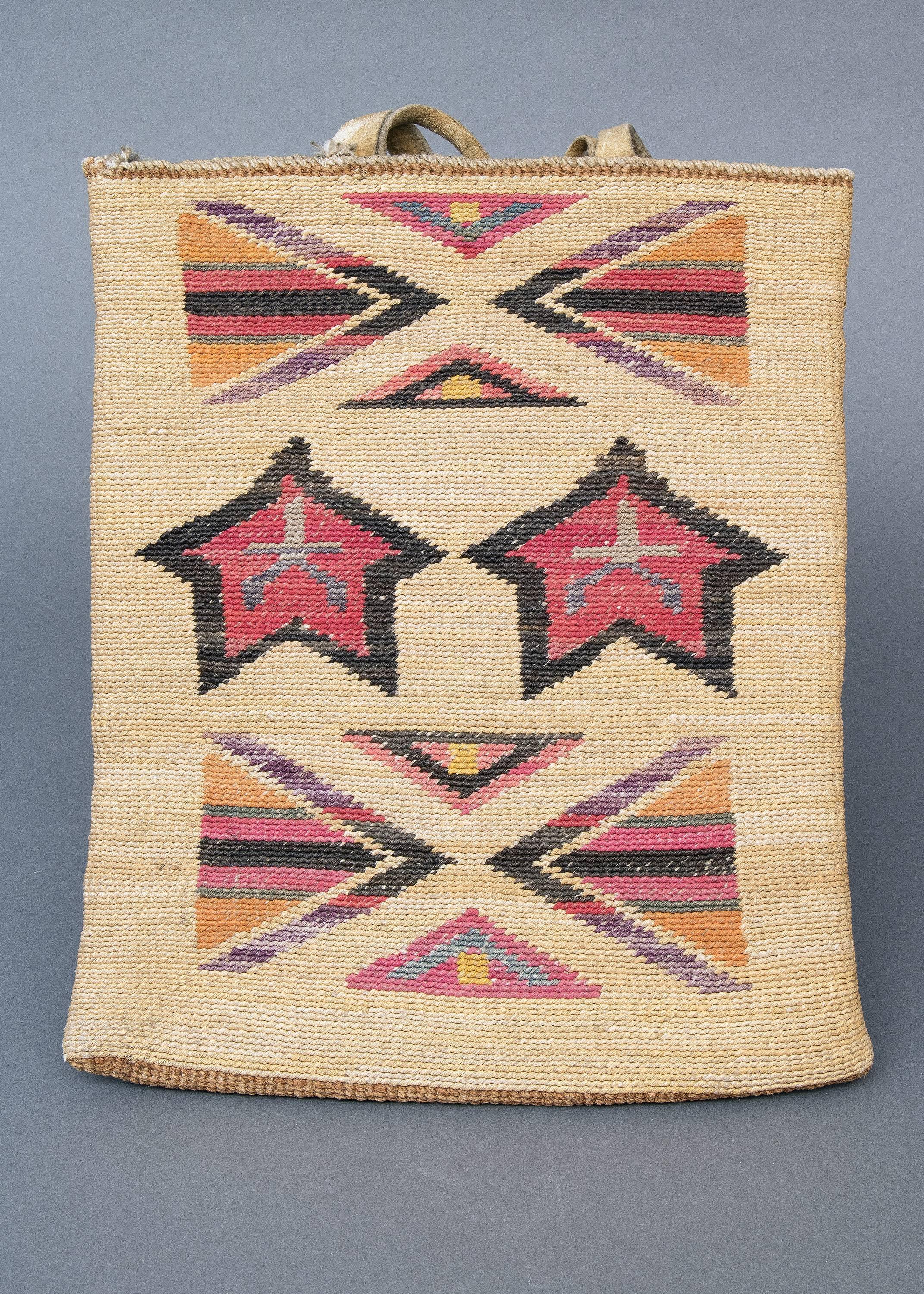 Native American Cornhusk Bag, Plateau, 19th Century In Excellent Condition In Denver, CO