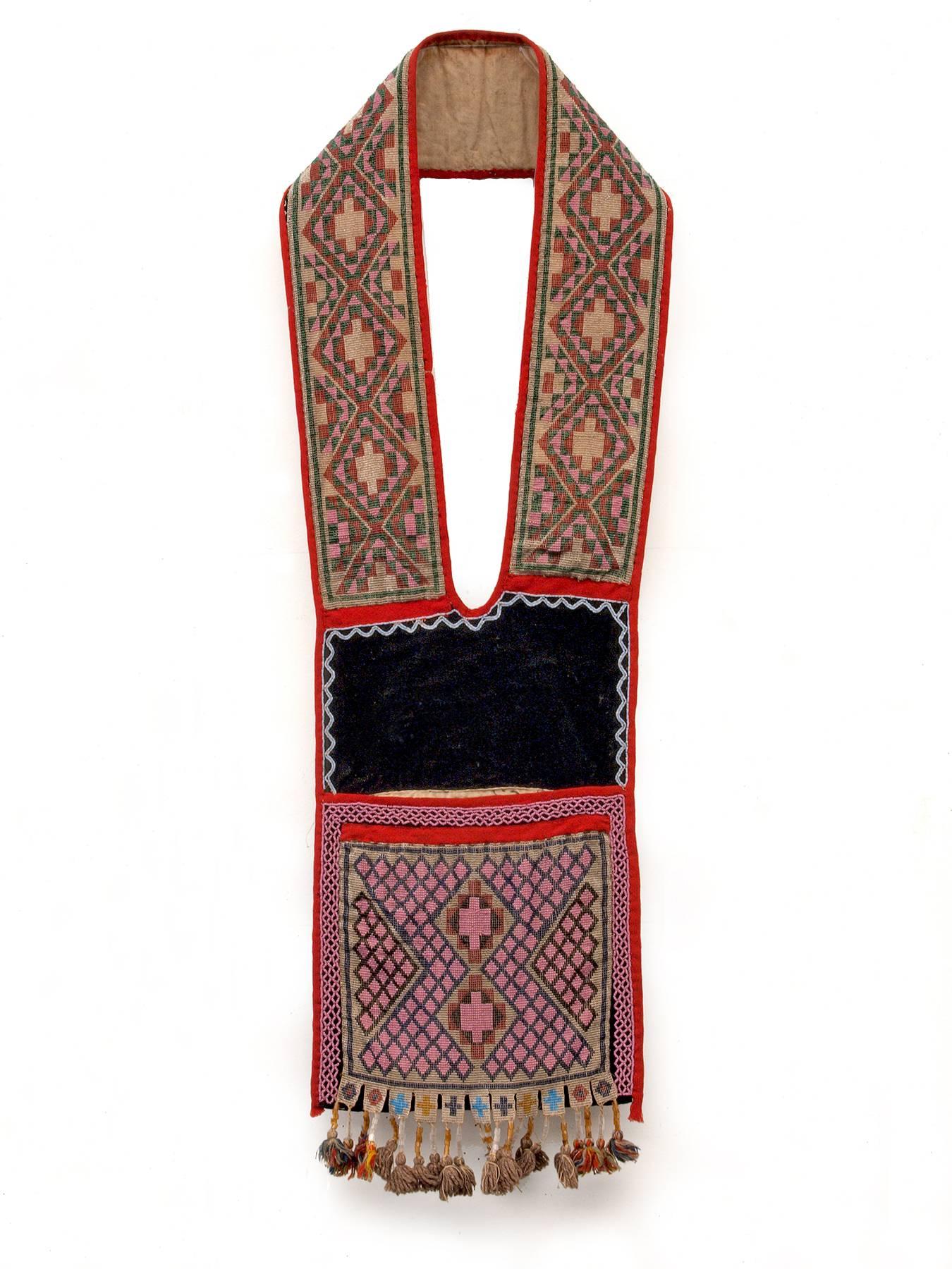 Pair of Beaded Bandolier Bags, Winnebago/Chippewa 'Ojibwa', 19th Century In Excellent Condition In Denver, CO