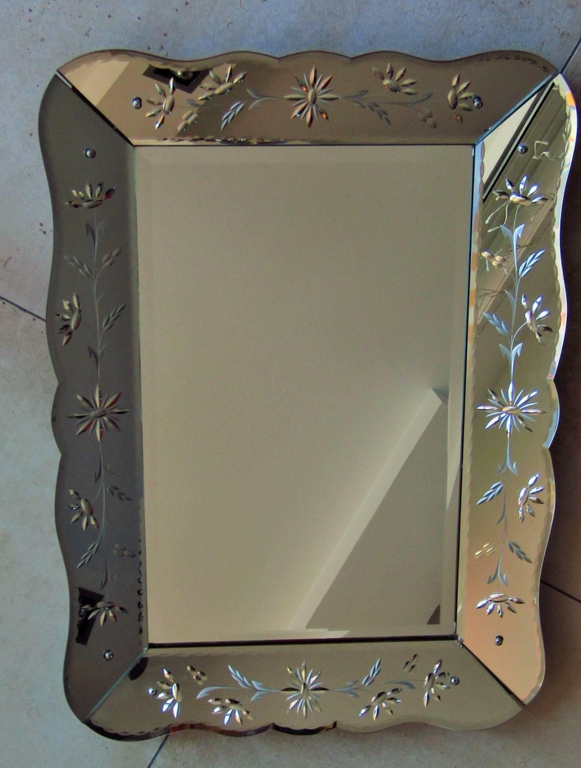 Art Deco mirror with ornament engraving, France, 1940. 100% original condition, two small lesions, see pics. Original mirror in good condition.

Note: Three dimensional with angled frame!

*** We offer door to door shipping. Please ask for your