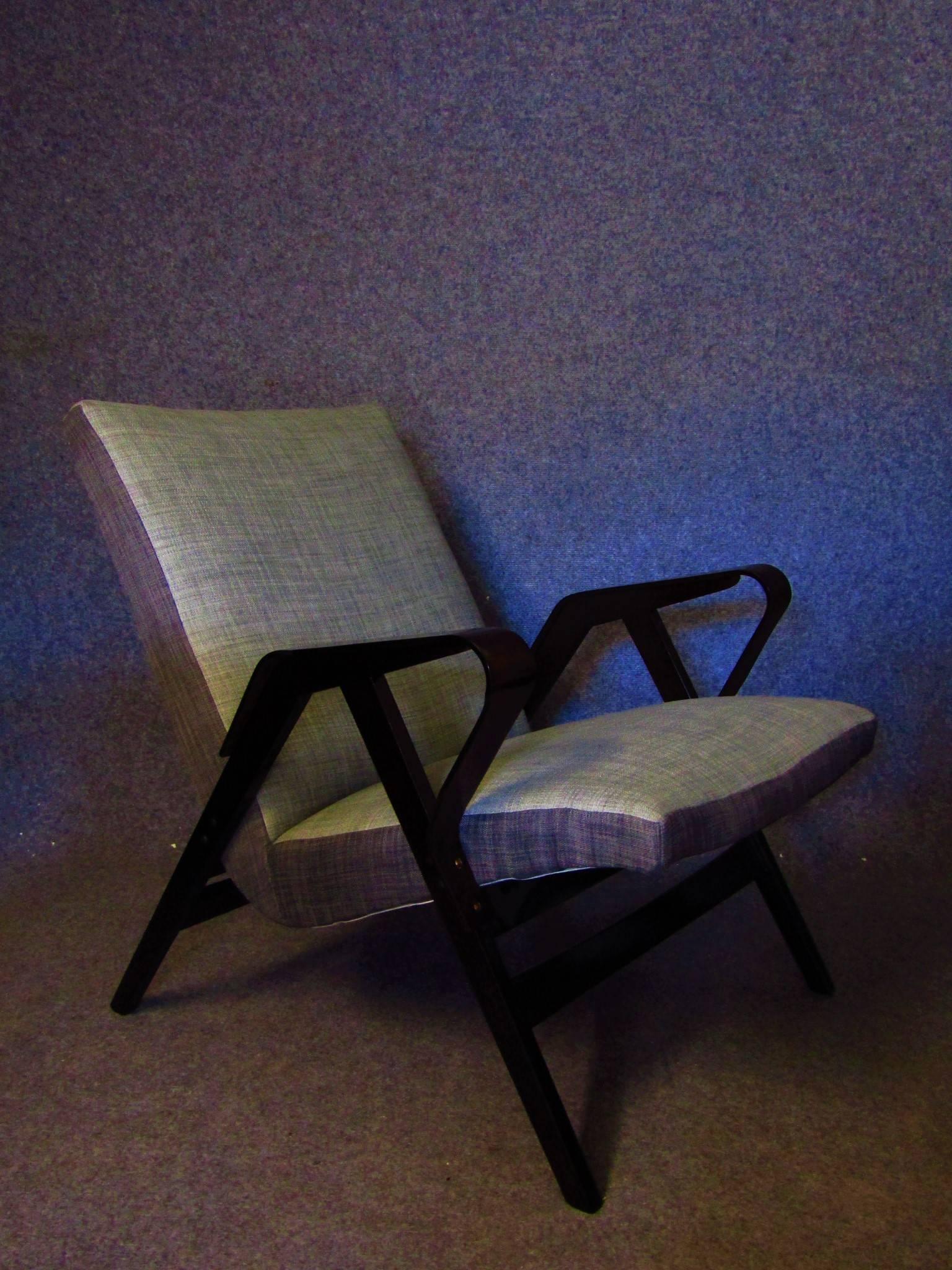 Mid-Century-Sessel aus gebogenem Sperrholz von Tatra Nabytok, Tschechisch, 1950er Jahre (Moderne der Mitte des Jahrhunderts) im Angebot