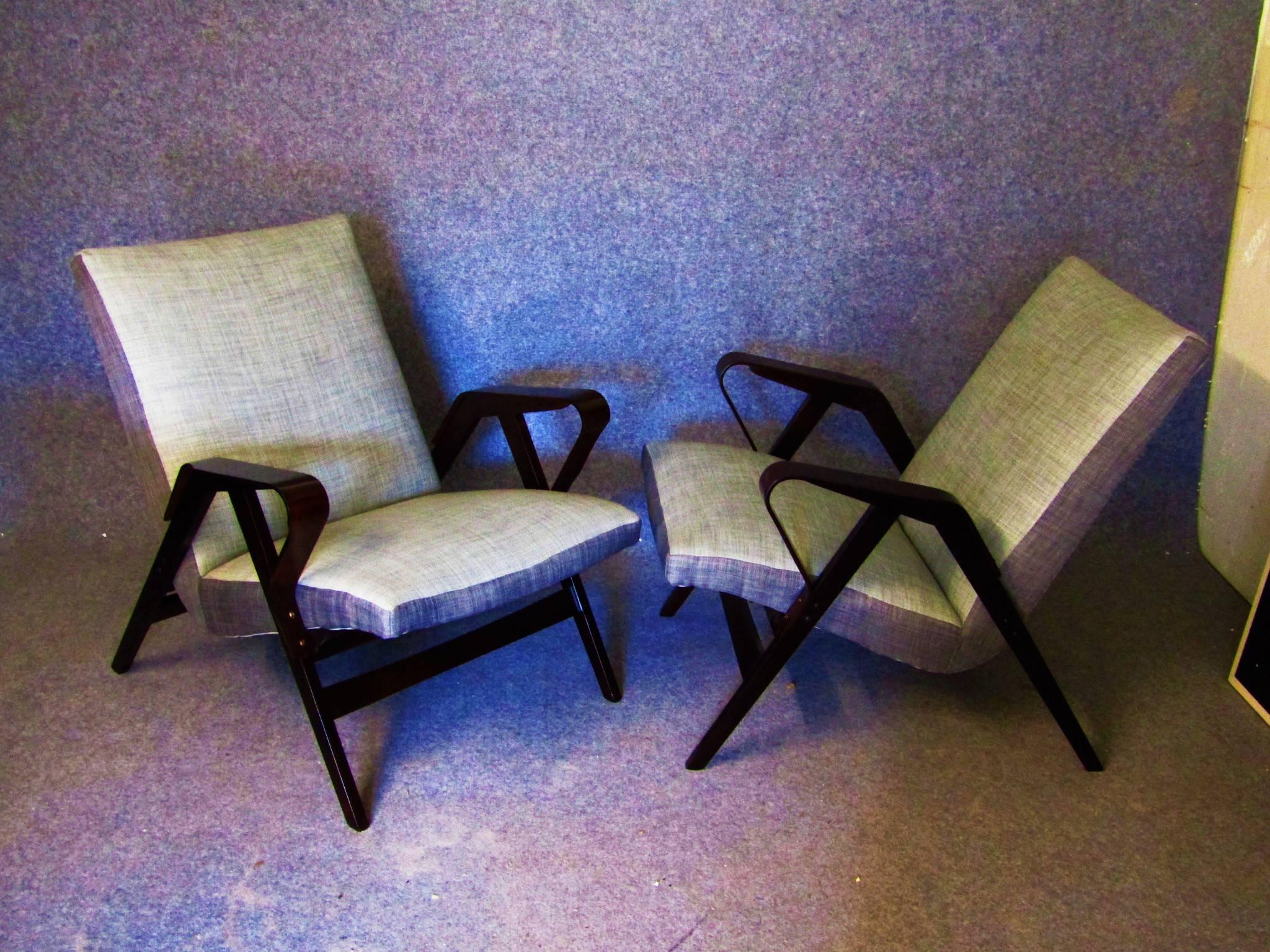 Fabric Midcentury Pair of Bent-Ply Armchairs by Tatra Nabytok, Czech, 1950s For Sale