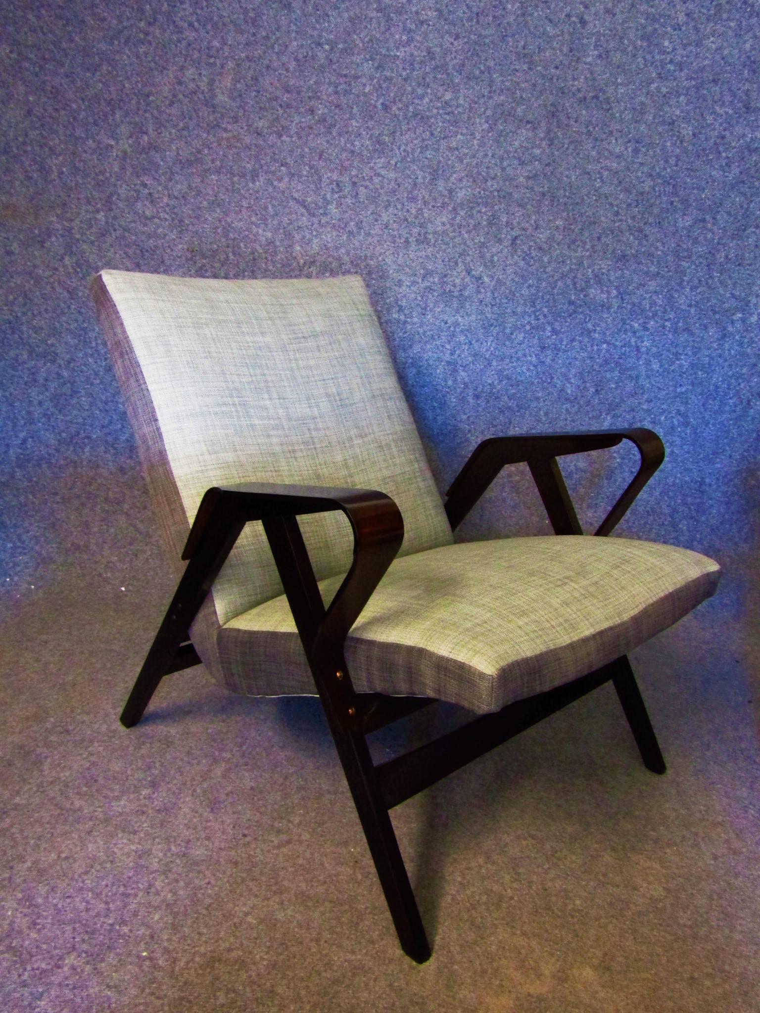 Mid-20th Century Midcentury Pair of Bent-Ply Armchairs by Tatra Nabytok, Czech, 1950s For Sale