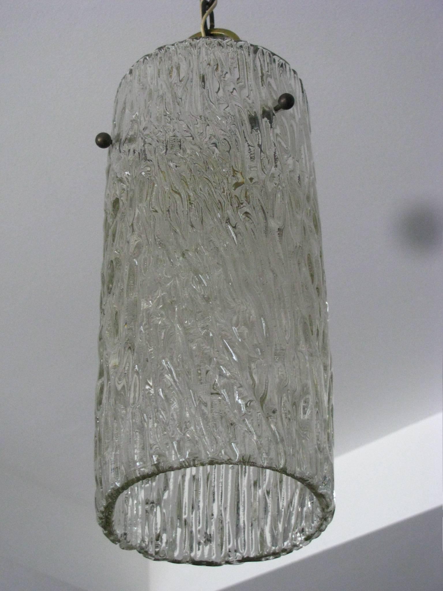Lampe à suspension en verre de glace du milieu du siècle dernier par Kalmar en vente 3