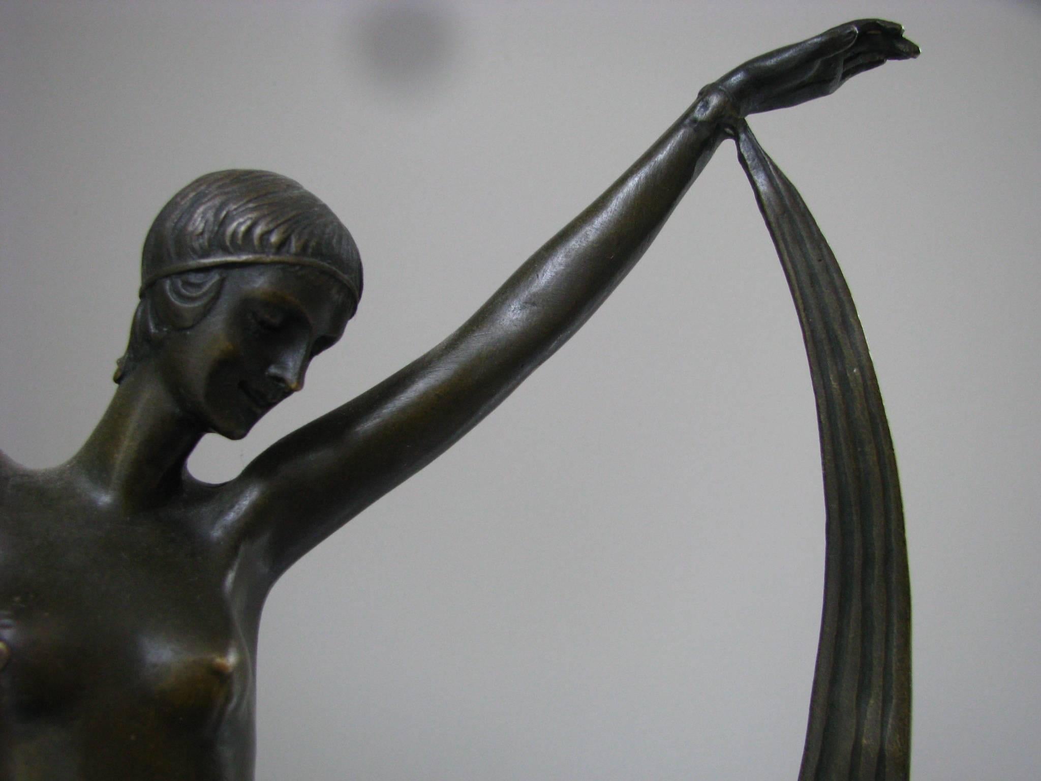 Art Deco bronze sculpture signed by Fayral which is the Alias of French Art Deco artist Pierre Le Faguays. Marble base.

Note: An Art Deco Classic!

Measures: Height: 37 cm (14.6in),
width: 27 cm (10.7in),
depth: 10 cm (3.9in).

Worldwide