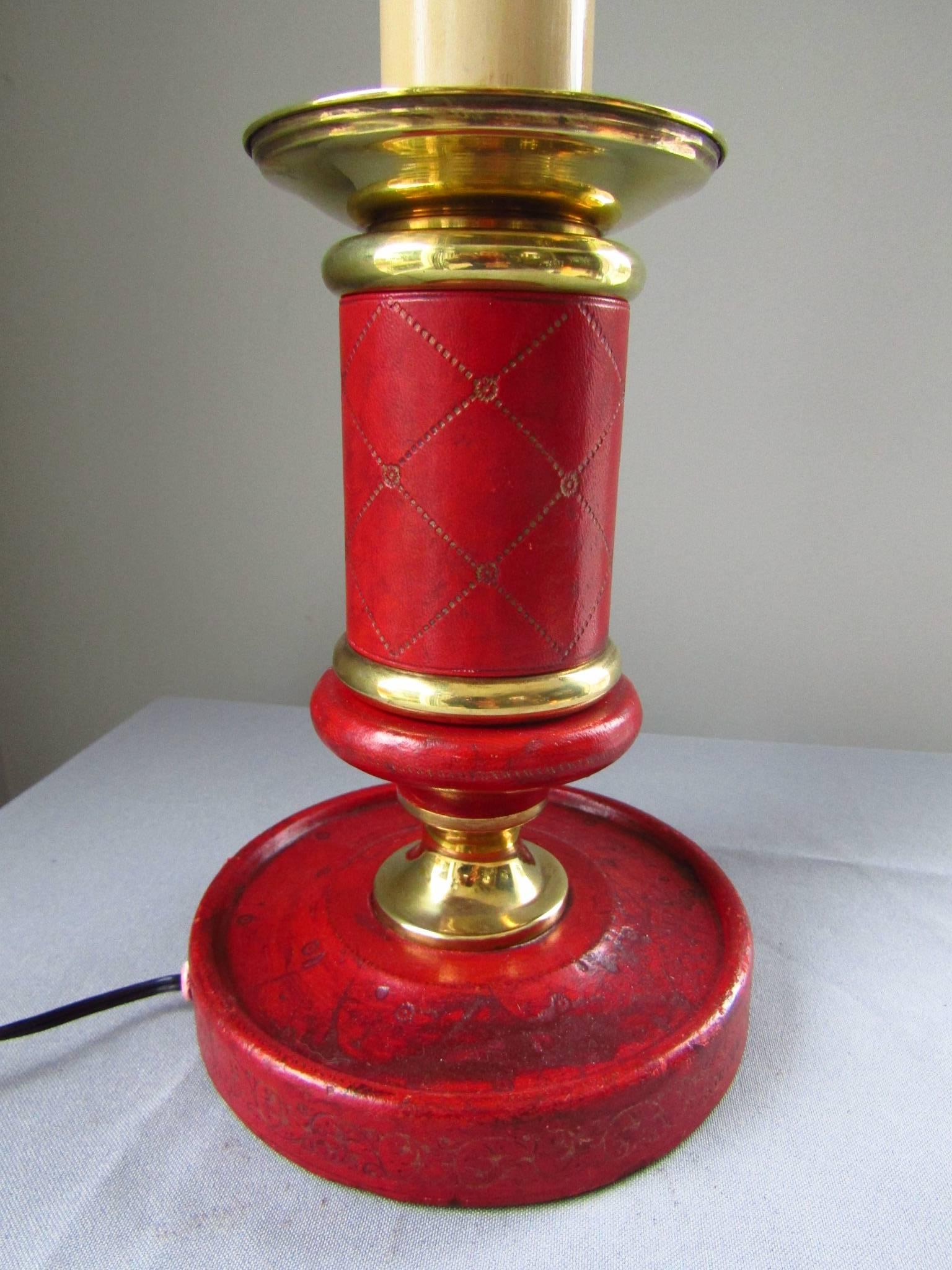 Leder-Tischlampe aus der Mitte des Jahrhunderts, Hermes Adnet, Frankreich im Zustand „Gut“ im Angebot in Saarbruecken, DE