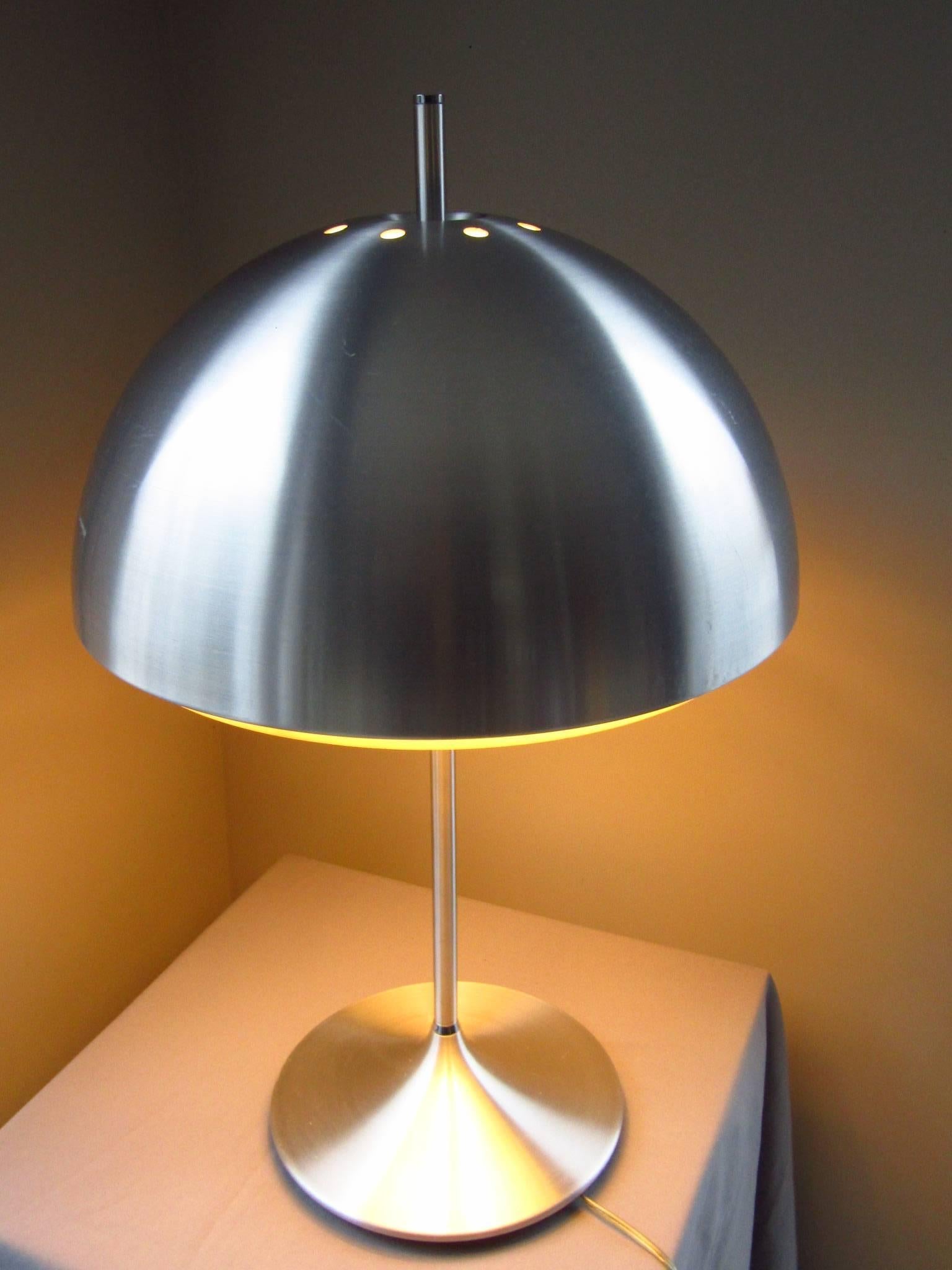 Mid-Century Modern Midcentury Danish Pop Art Tulip Foot Aluminium Table Lamp, 1960 For Sale