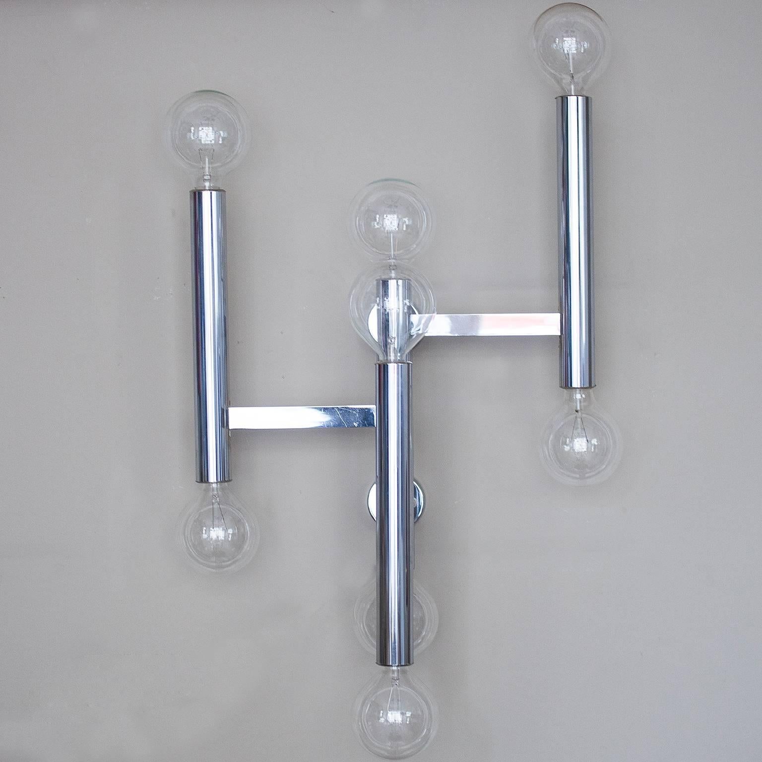 Clear design of the 1970s from Austria, with eight E27 sockets each. Very good condition.

The offer not included the bulbs.

The dimensions of one is H 77 x 55 x 40 cm and four have the dimensions of one is H 63 x 55 x 40 cm.