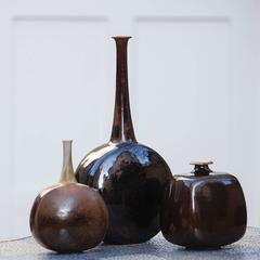 Gerald Weigel Art Pottery - Vase en céramique émaillée marron:: lot de trois