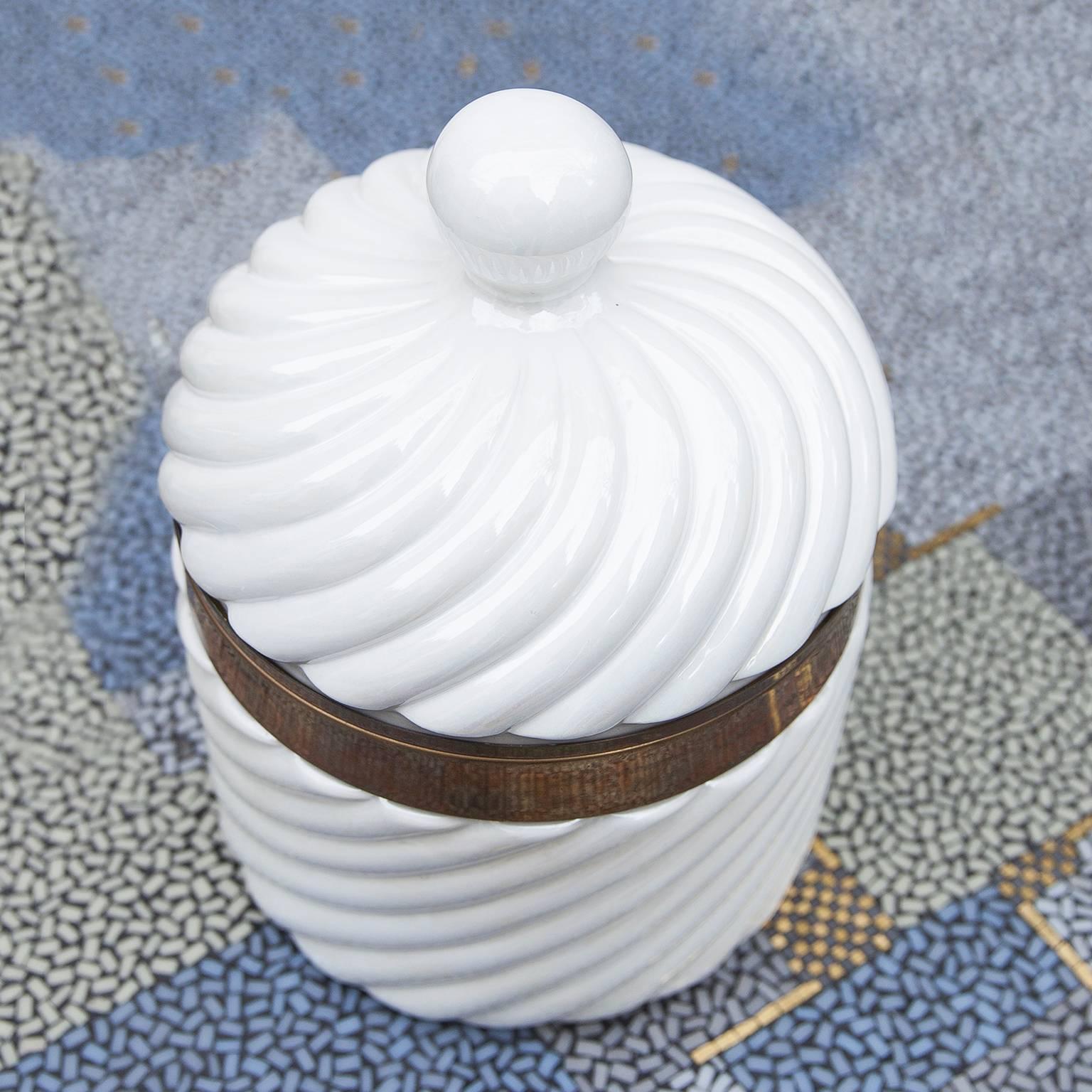 Italian Tommaso Barbi Hollywood Regency Style Porcelain Ice Bucket, Italy, 1970