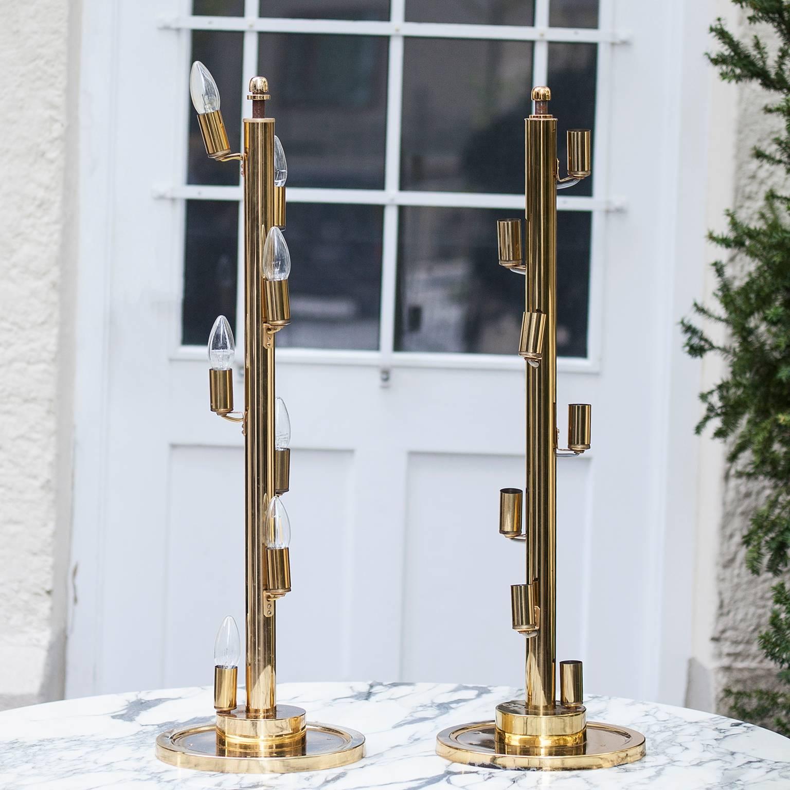 Gorgeous Hollywood Regency style floor lamps in gilt brass and with 128 glass crystals made by Palwa, Austria, 1960s. 
103 cm Height.