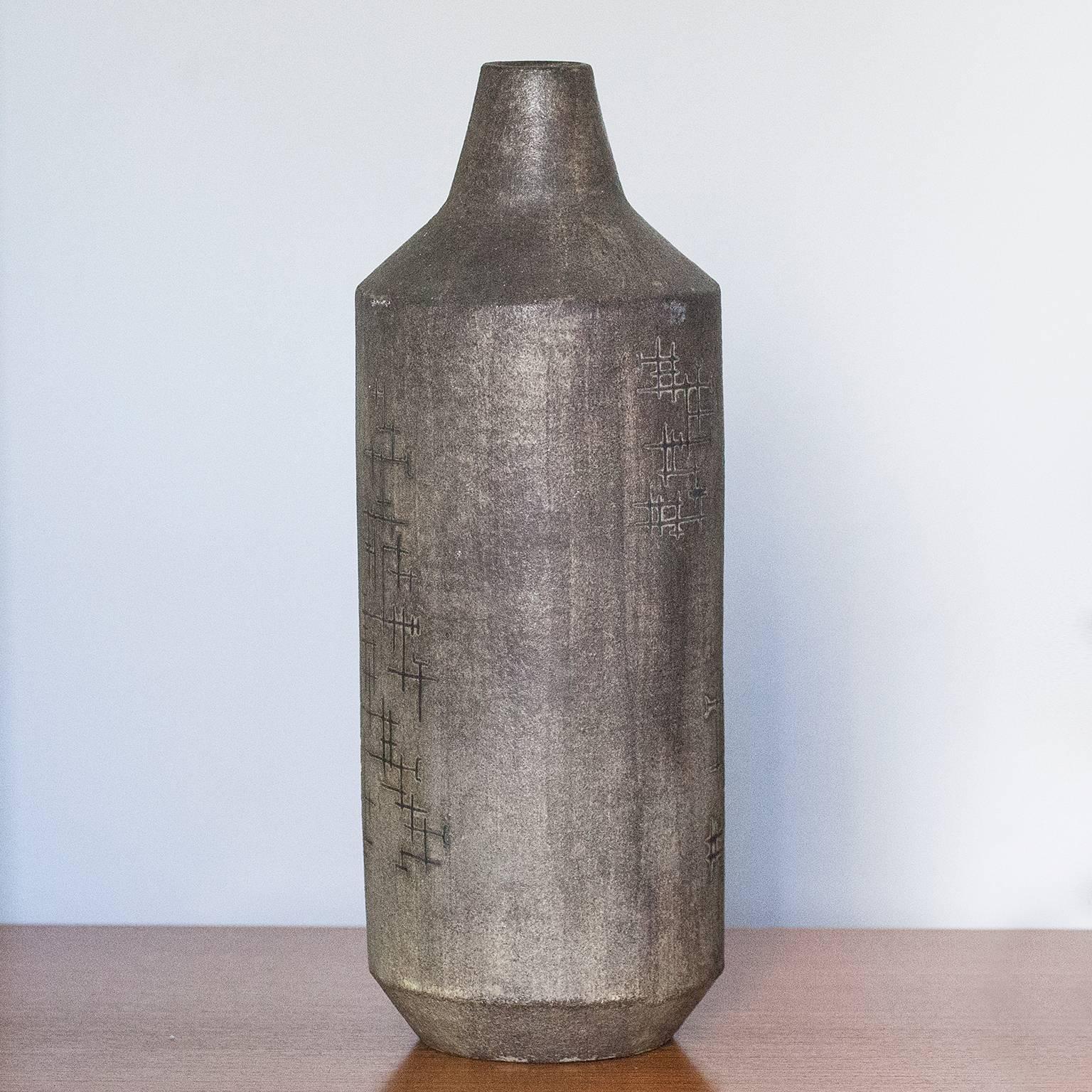 Riesige Fantoni Grau-Grün-Keramikvase:: Italien 1961 im Zustand „Hervorragend“ in Munich, DE