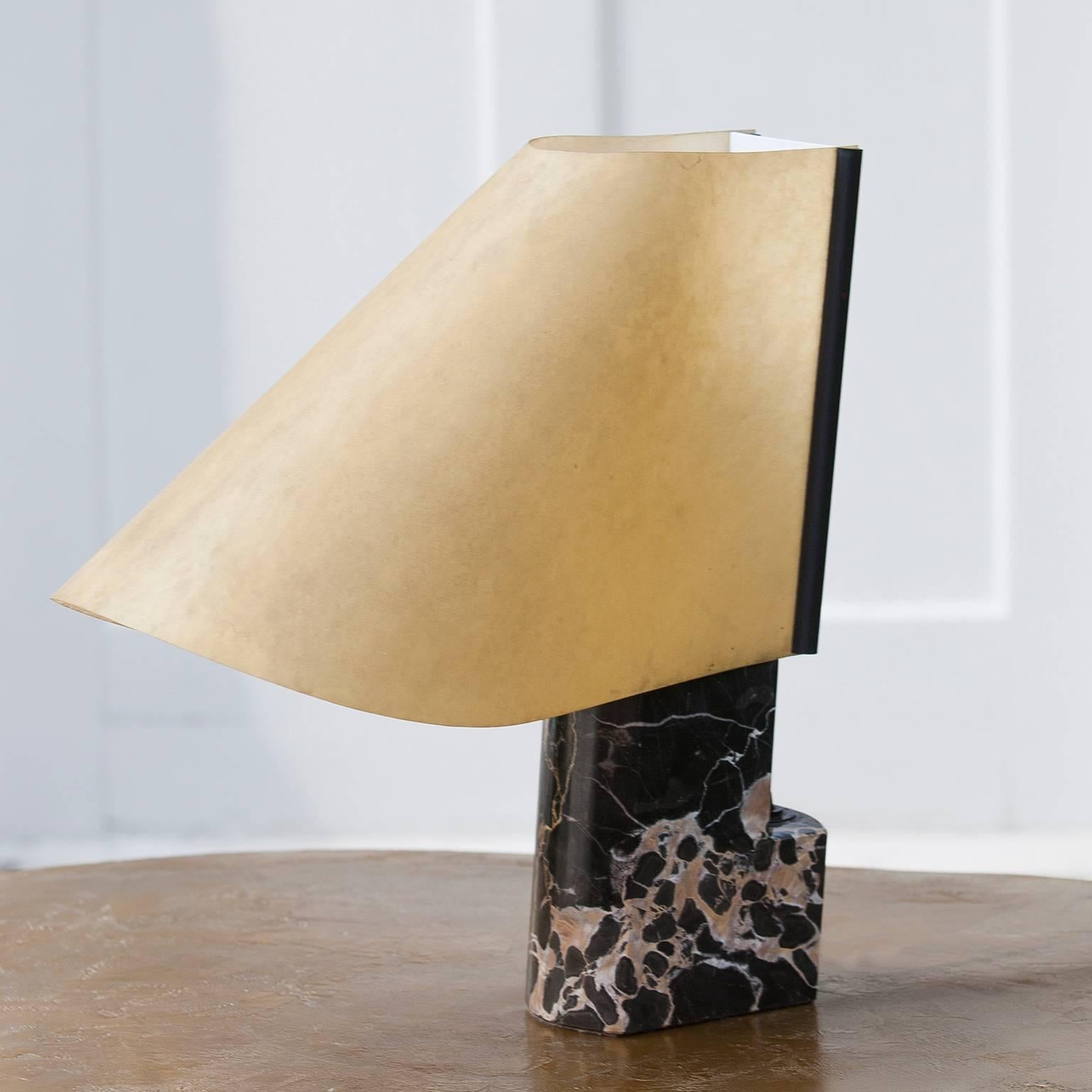 Fantastic table lamp by Stilnovo from the 1960 attributed to Gino Sarfatti.
Measures: H 44 x W 42.5 x D 23 cm.