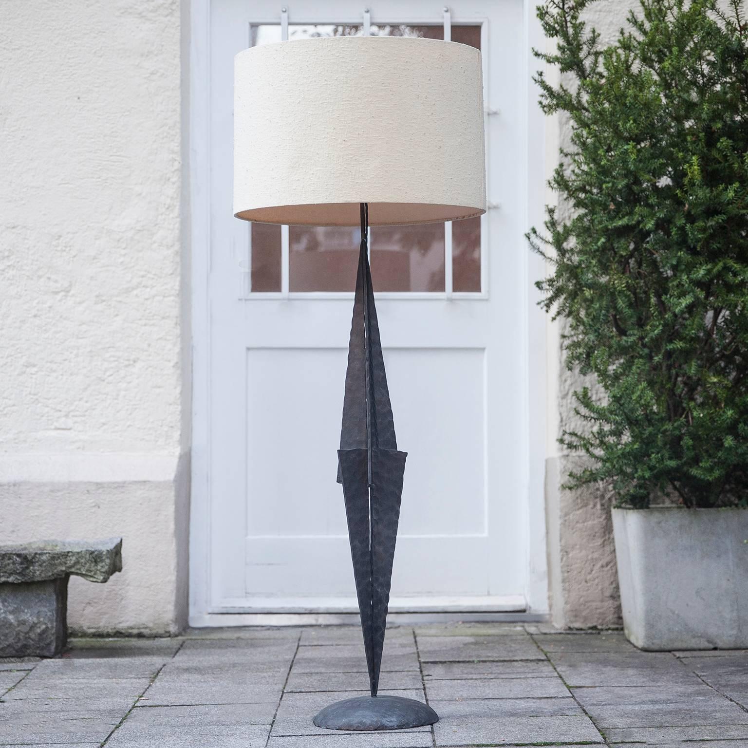 Fantastic Brutalist floor lamp in Brutalist style from France from 1960s, in the manner of Paul Evans, raw bronze metal base with original wild silk shade.